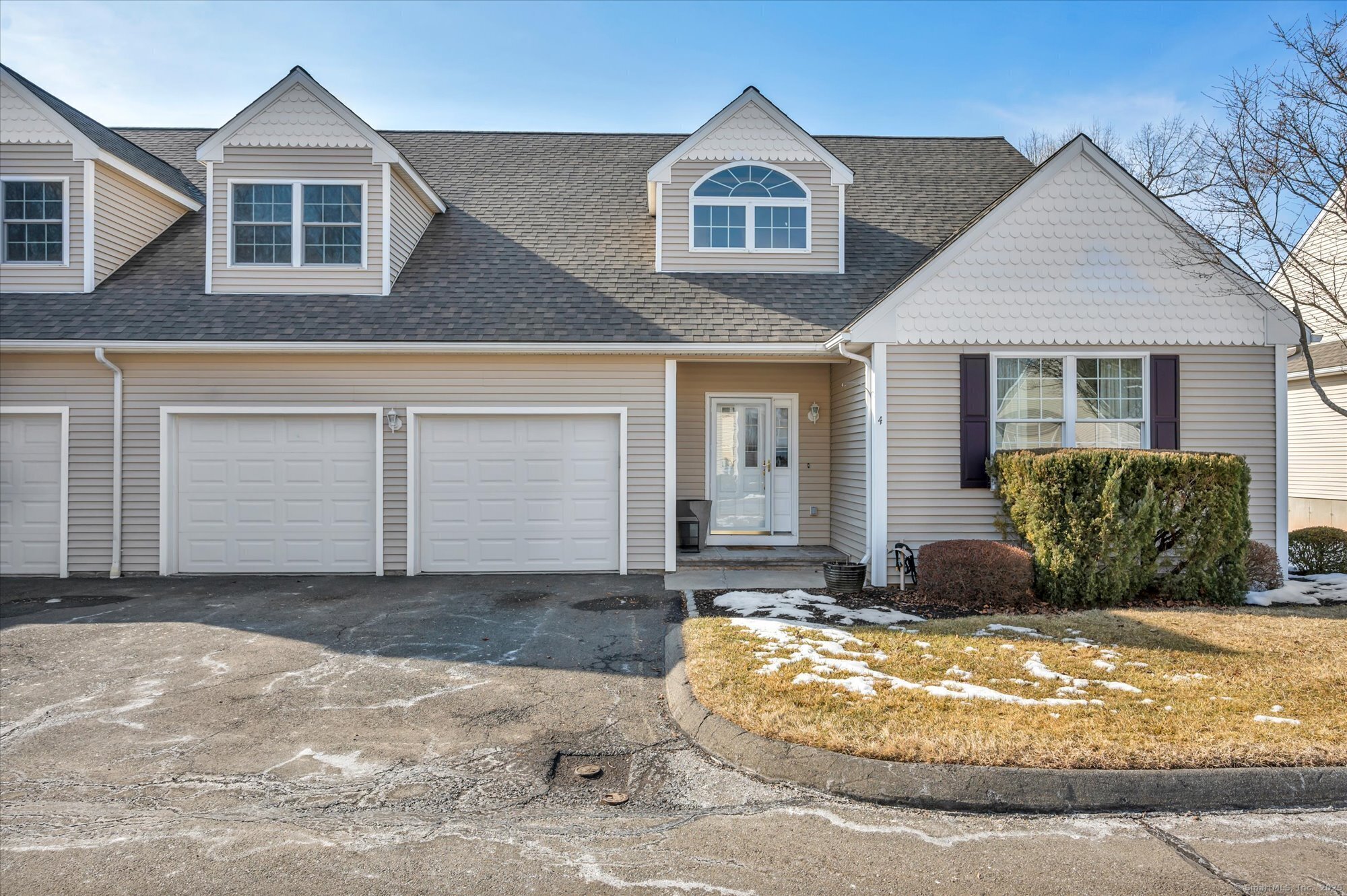 Property for Sale at Pond View Circle 4, North Haven, Connecticut - Bedrooms: 2 
Bathrooms: 3 
Rooms: 5  - $610,000