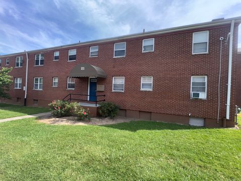 Photo of 20 Clermont St Avenue #Apt 4, Hartford, CT 06106 (MLS # 24147945)