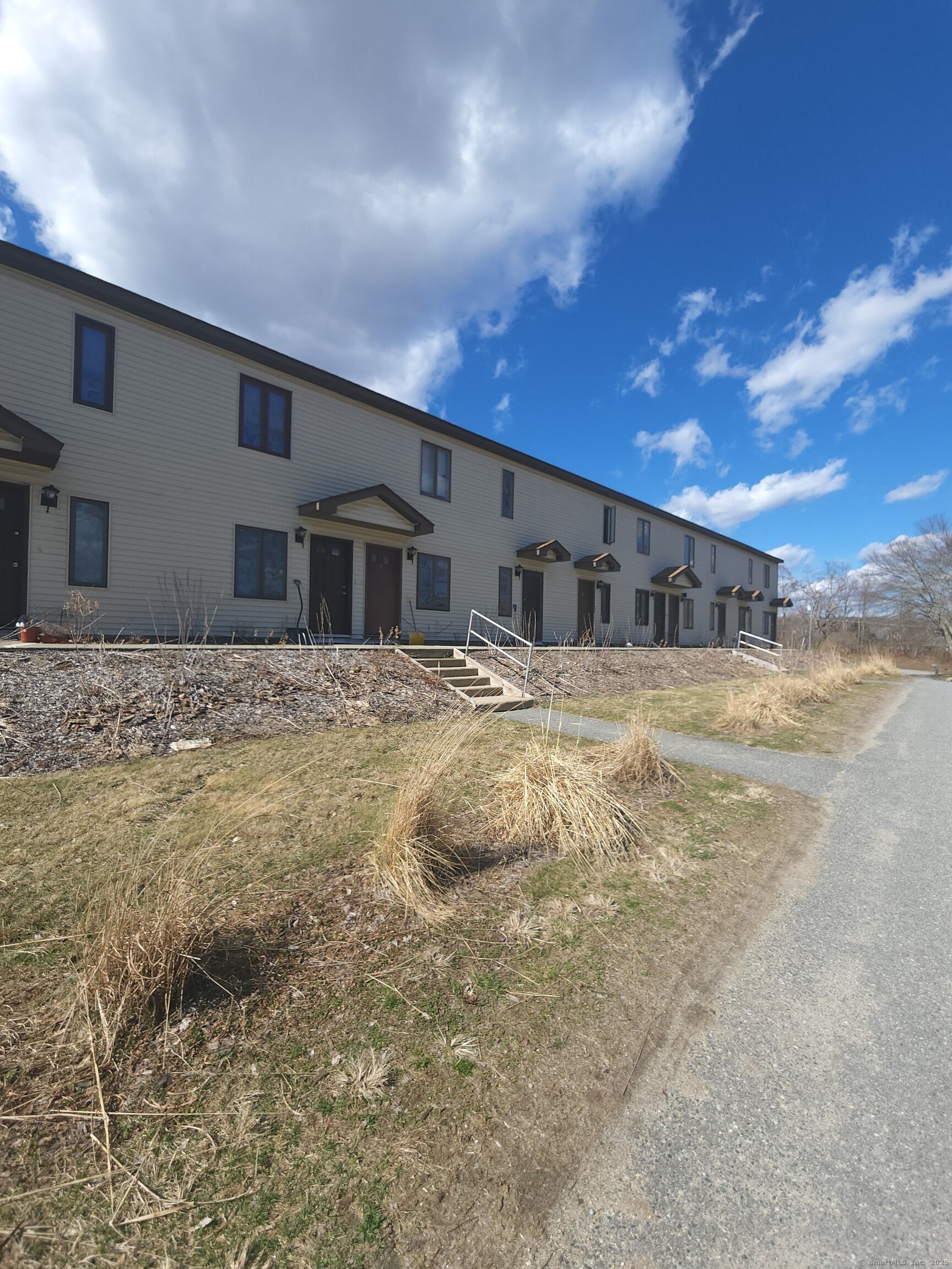 Rental Property at Brook Front Lane 3, Pomfret, Connecticut - Bedrooms: 2 
Bathrooms: 1 
Rooms: 4  - $1,650 MO.