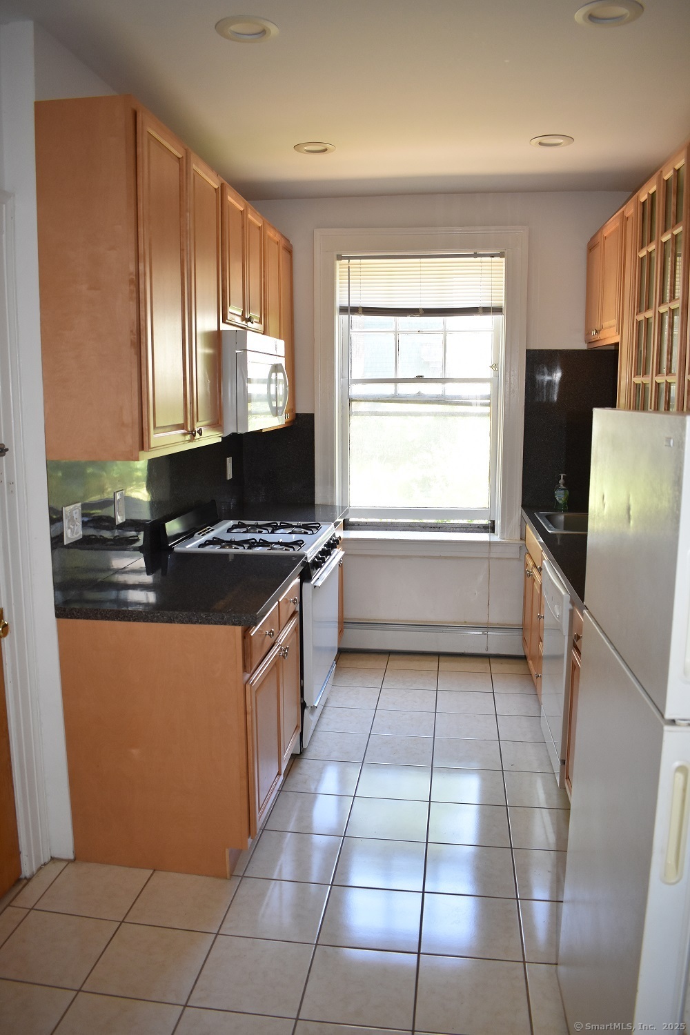 Rental Property at Cold Spring Street A5, New Haven, Connecticut - Bedrooms: 1 
Bathrooms: 1 
Rooms: 3  - $1,850 MO.