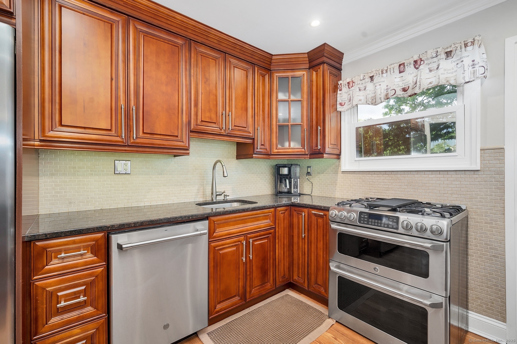 32 Courtland Avenue, Stamford, Connecticut image 6