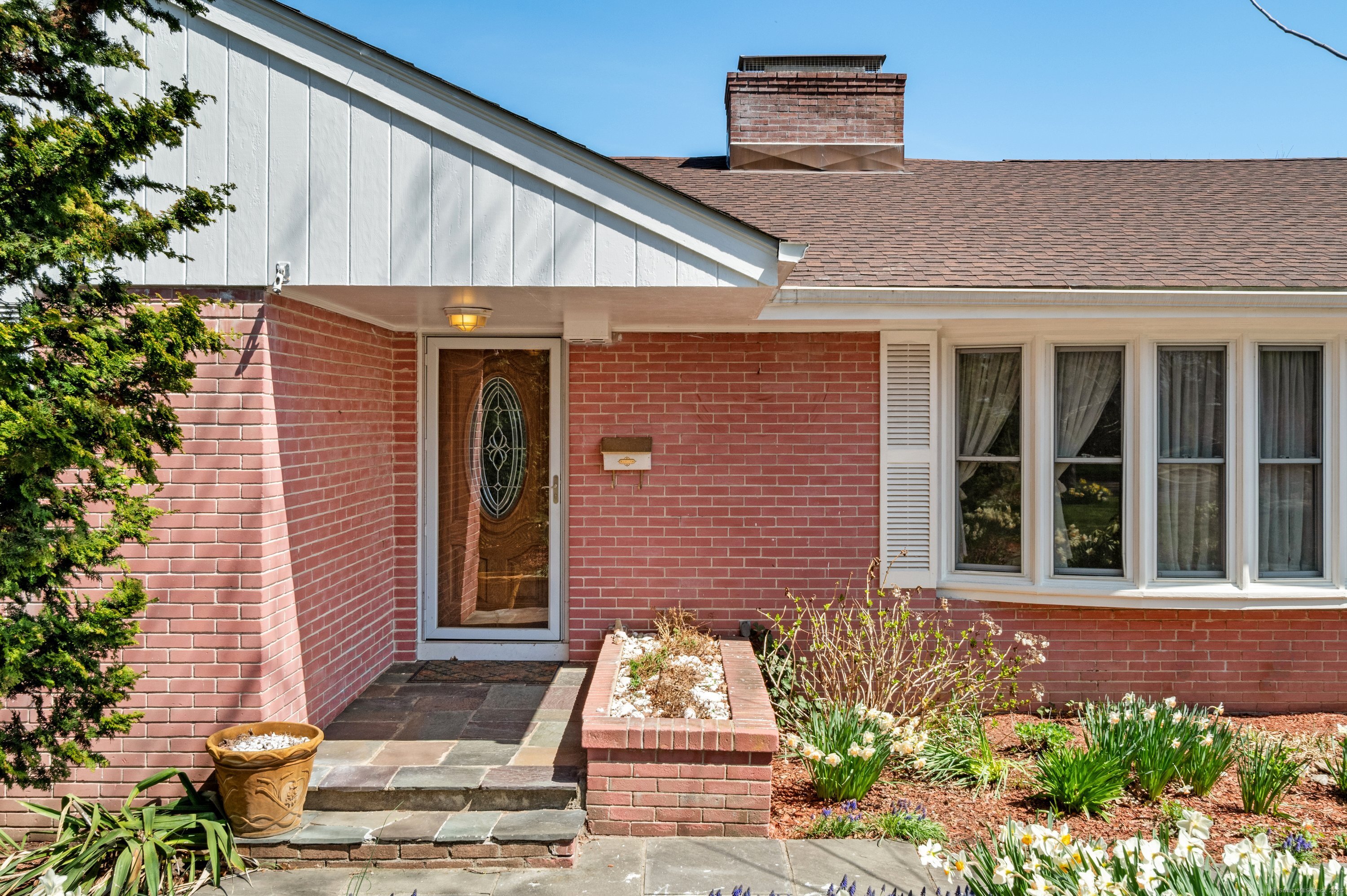1492 Elm Street