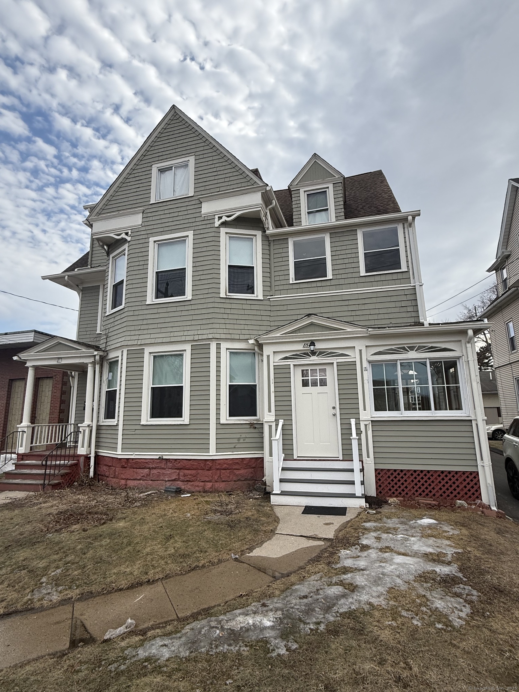 Rental Property at Connecticut Boulevard 2, East Hartford, Connecticut - Bedrooms: 3 
Bathrooms: 1 
Rooms: 6  - $1,900 MO.