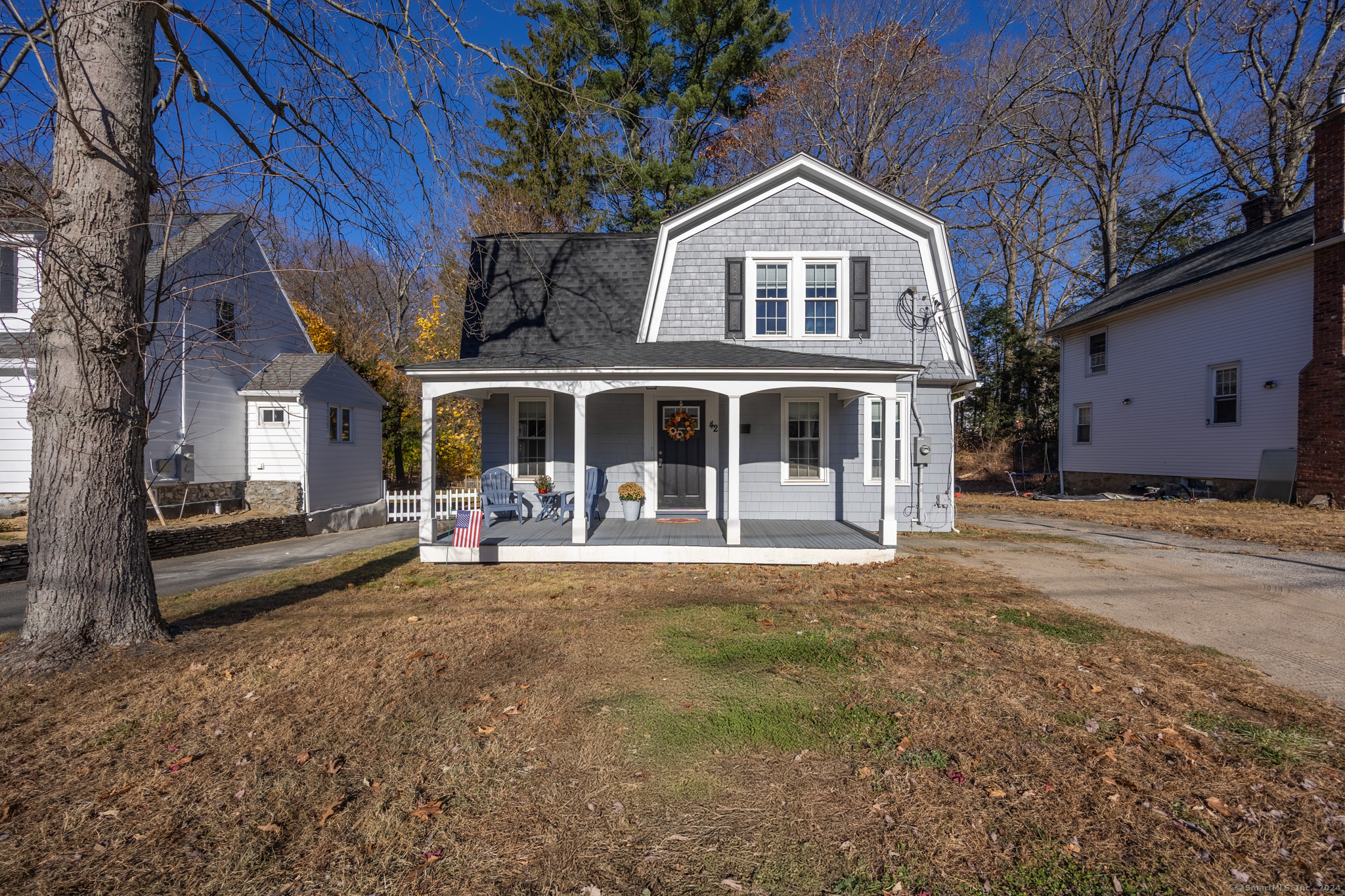 42 Evergreen Street, Waterbury, Connecticut - 3 Bedrooms  
2 Bathrooms  
6 Rooms - 