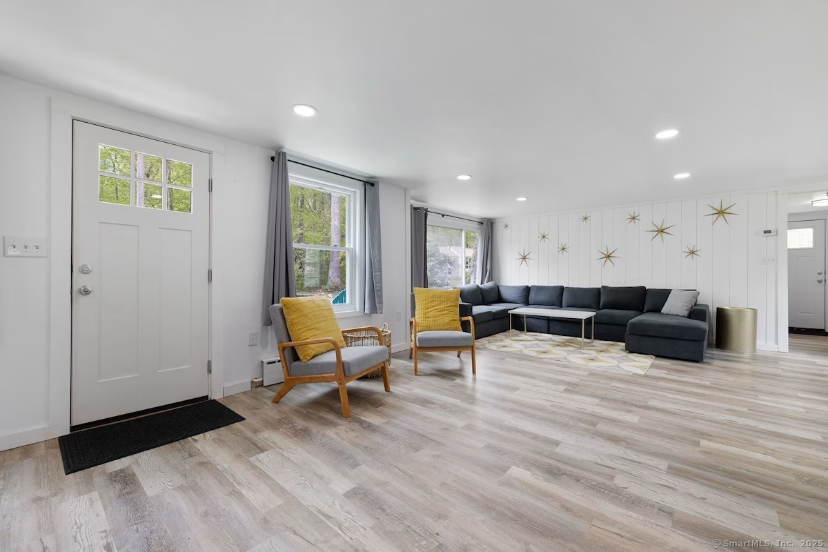 East Haddam, Connecticut 06415, United States, 3 Bedrooms Bedrooms, ,2 BathroomsBathrooms,Residential,Active,150673