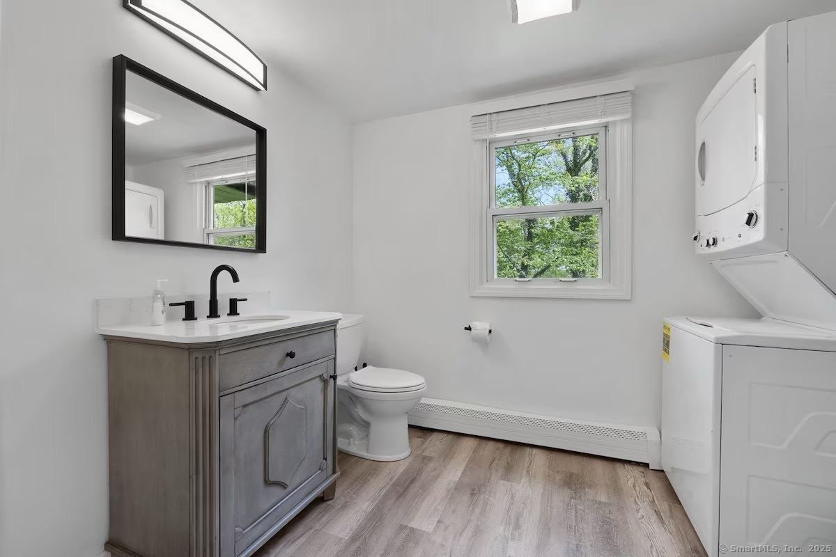 East Haddam, Connecticut 06415, United States, 3 Bedrooms Bedrooms, ,2 BathroomsBathrooms,Residential,Active,150673