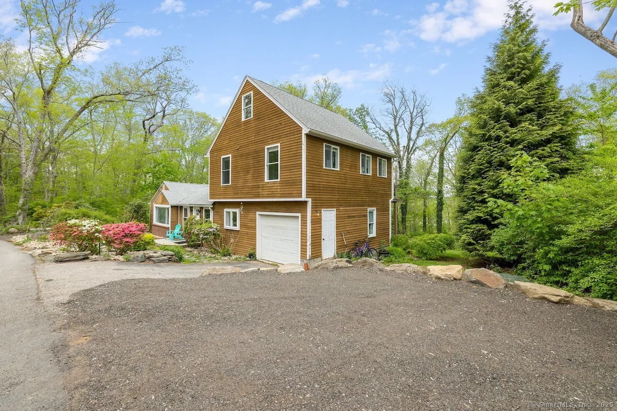 East Haddam, Connecticut 06415, United States, 3 Bedrooms Bedrooms, ,2 BathroomsBathrooms,Residential,Active,150673