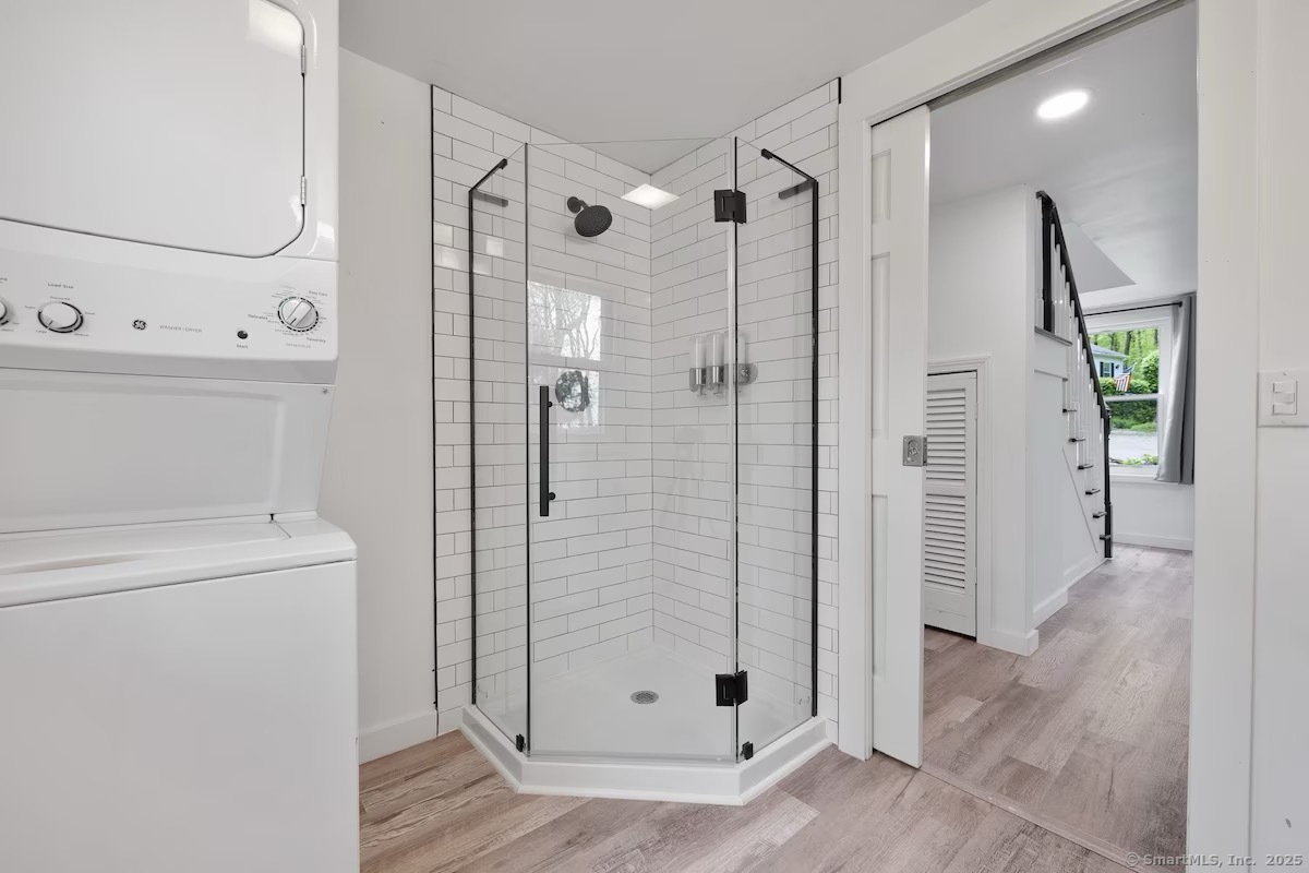 East Haddam, Connecticut 06415, United States, 3 Bedrooms Bedrooms, ,2 BathroomsBathrooms,Residential,Active,150673