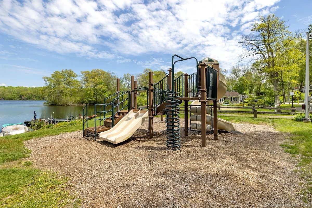 East Haddam, Connecticut 06415, United States, 3 Bedrooms Bedrooms, ,2 BathroomsBathrooms,Residential,Active,150673