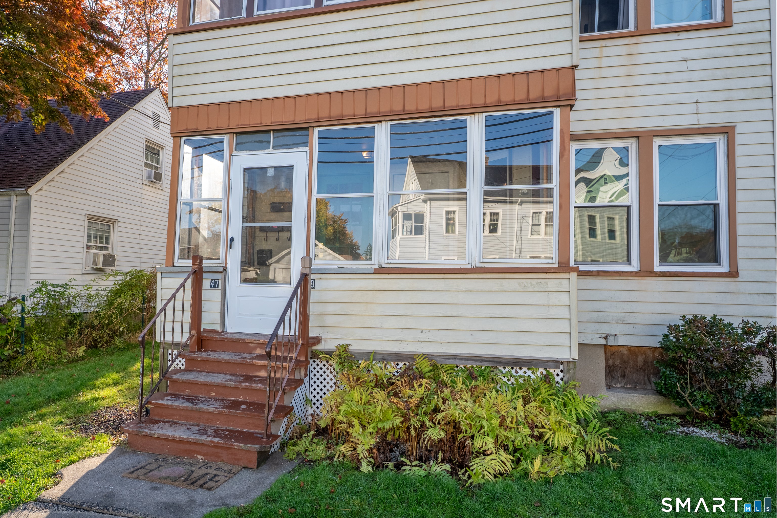 47-49 Roxbury Street 1st Floor