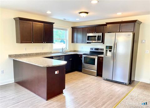 Tiny photo for 157 W Main Street #4, East Lyme, CT 06357 (MLS # 24155394)