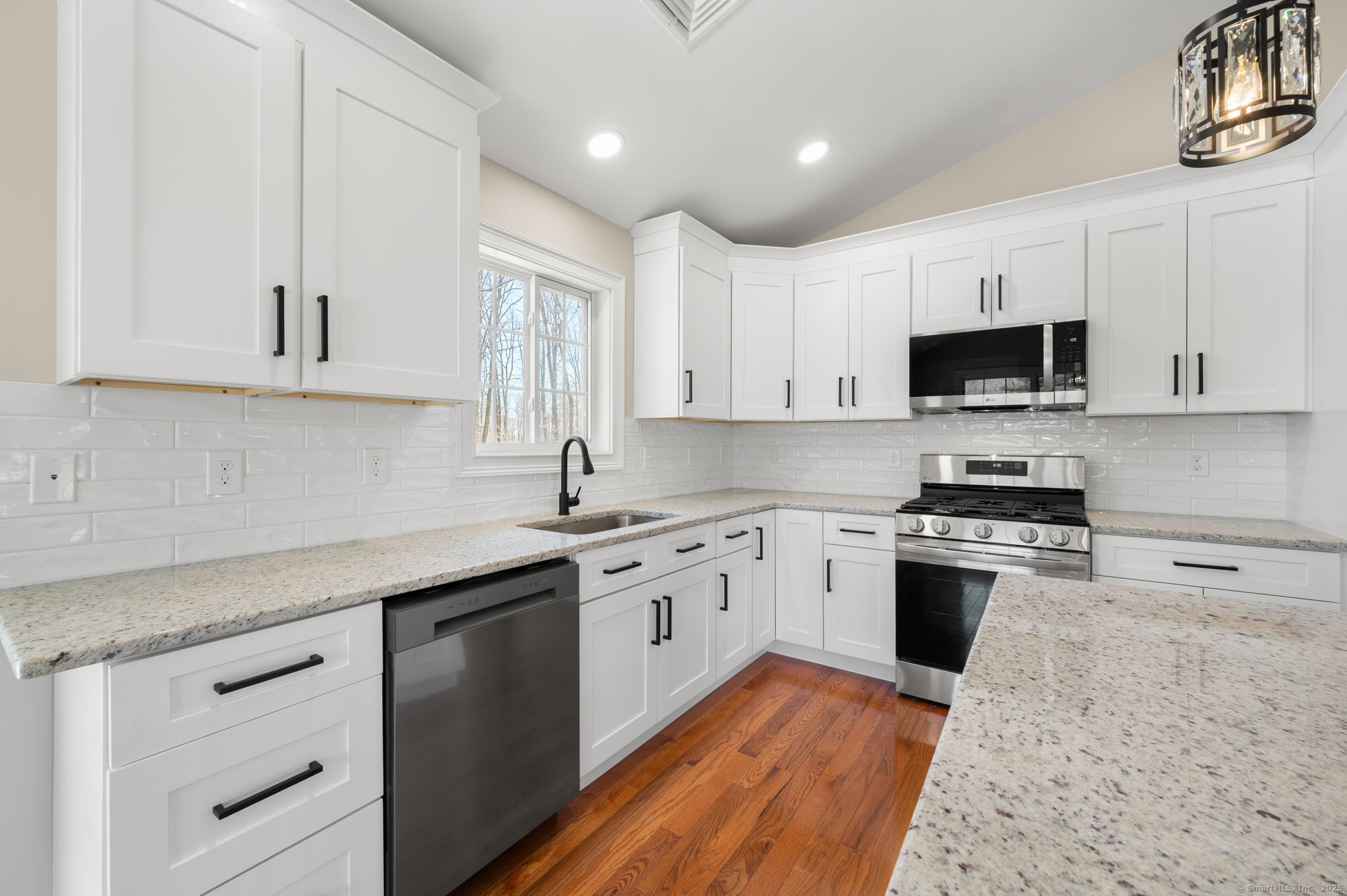 74 N Wawecus Hill Road, Norwich, Connecticut image 11