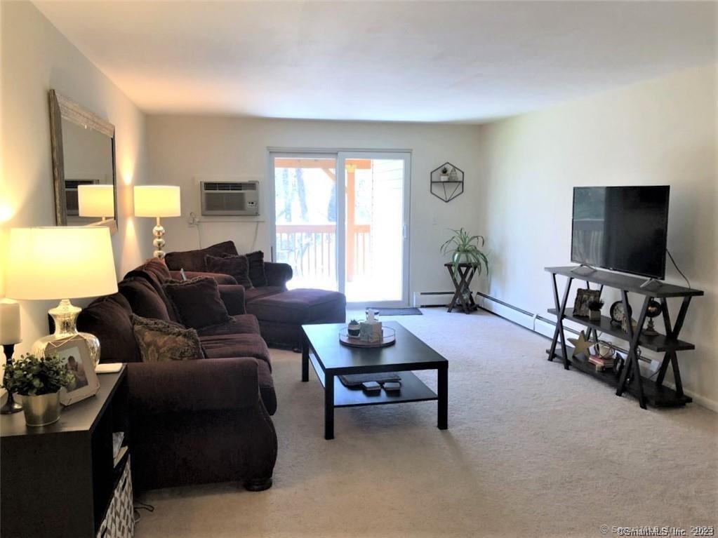 Rocky Hill, Connecticut 06067, United States, 2 Bedrooms Bedrooms, ,2 BathroomsBathrooms,Residential,Pending,185361