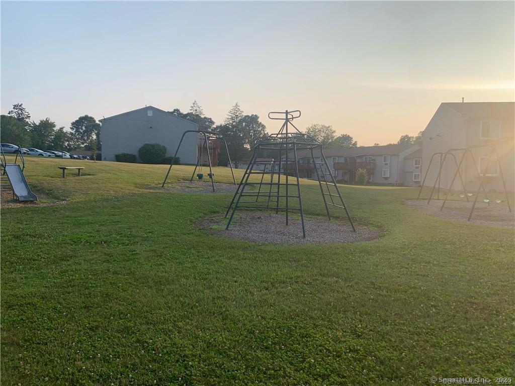 Rocky Hill, Connecticut 06067, United States, 2 Bedrooms Bedrooms, ,2 BathroomsBathrooms,Residential,Pending,185361