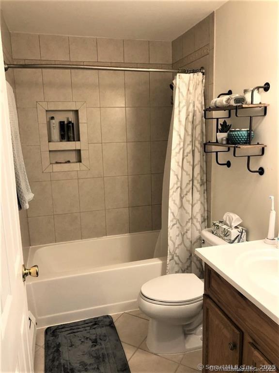 Rocky Hill, Connecticut 06067, United States, 2 Bedrooms Bedrooms, ,2 BathroomsBathrooms,Residential,Pending,185361