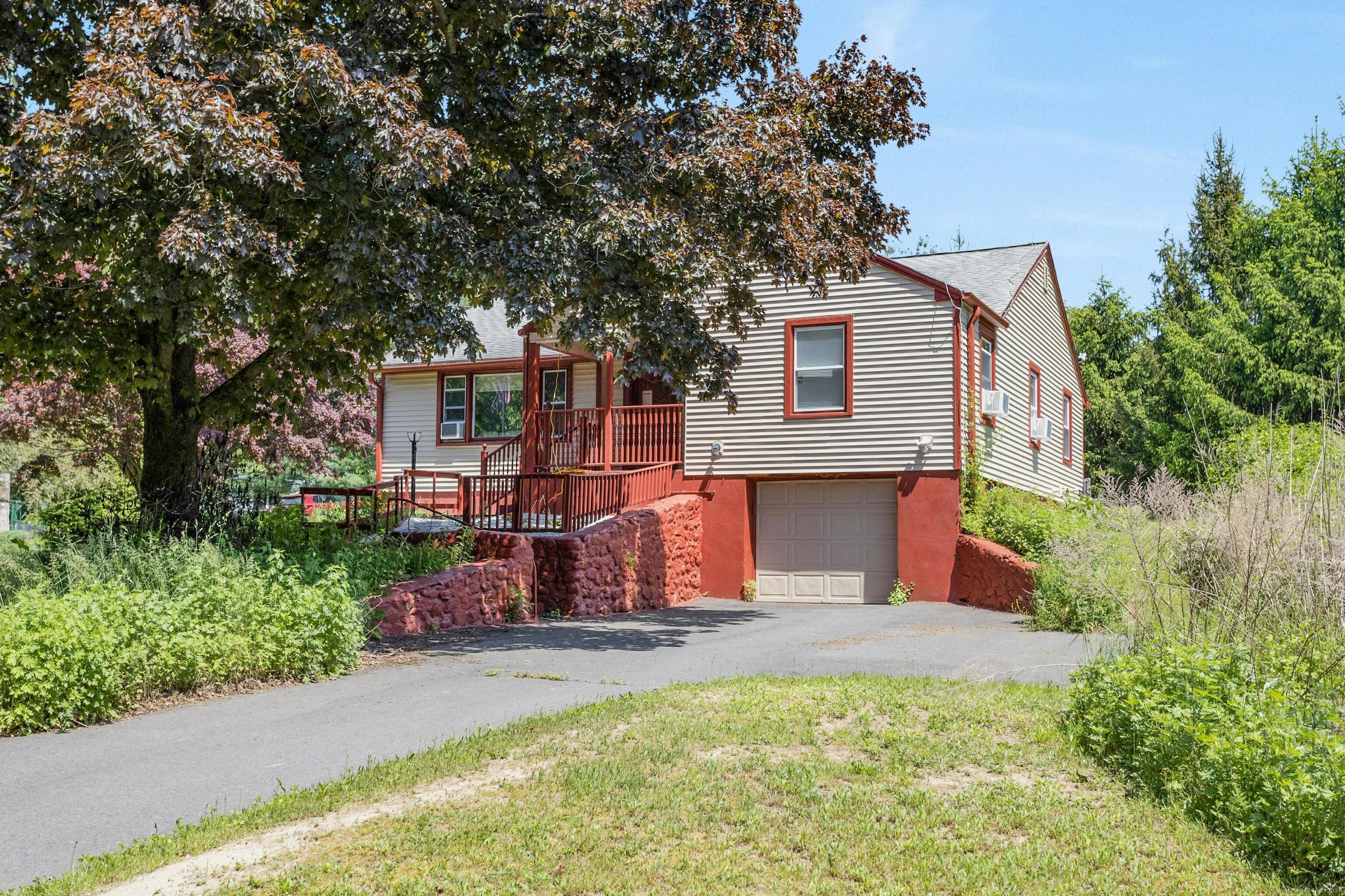Property for Sale at 576 Maple Hill Road, Naugatuck, Connecticut - Bedrooms: 3 
Bathrooms: 1 
Rooms: 6  - $425,000