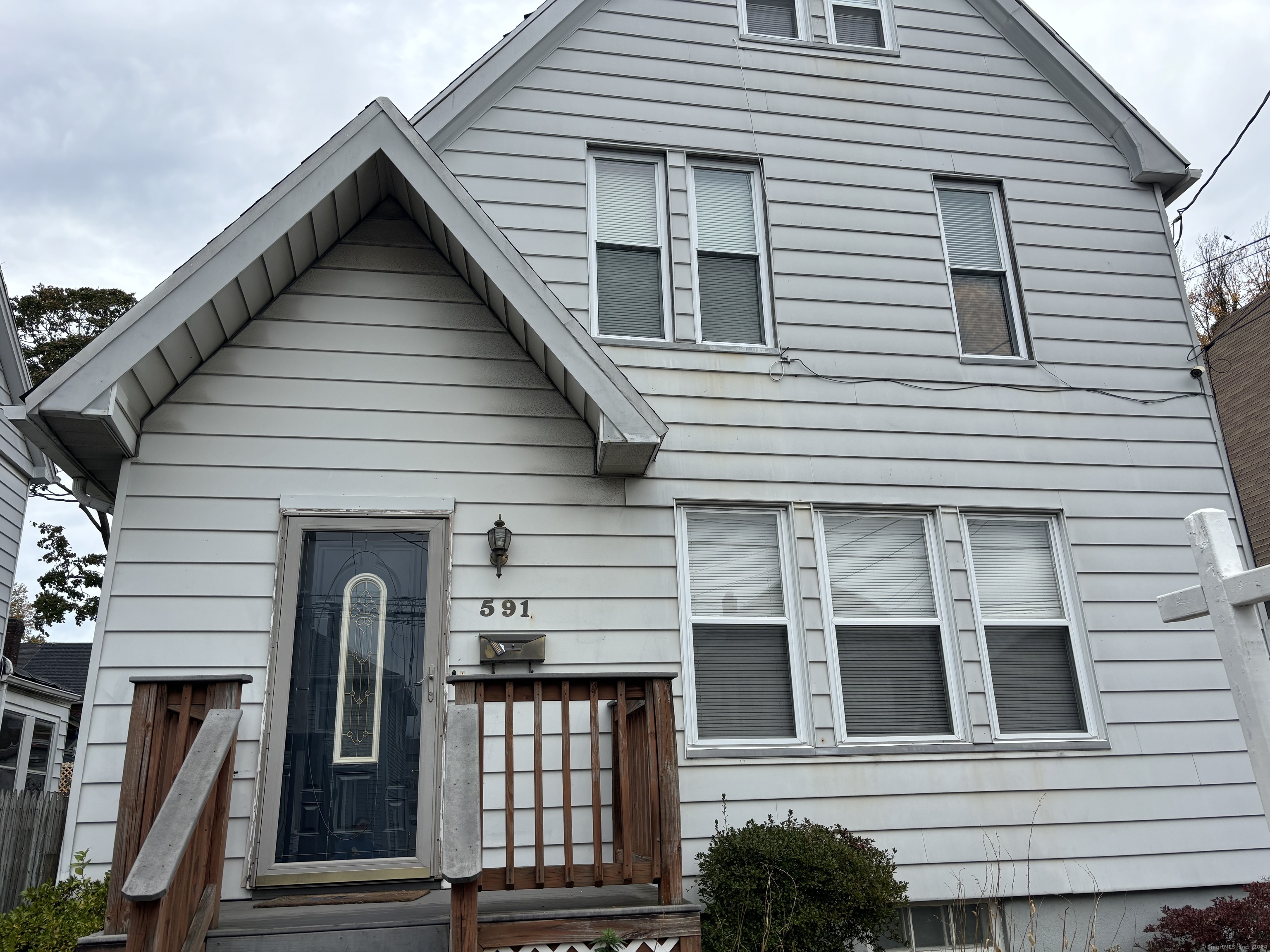 Rental Property at 591 Bishop Avenue, Bridgeport, Connecticut - Bedrooms: 3 
Bathrooms: 2 
Rooms: 8  - $3,200 MO.