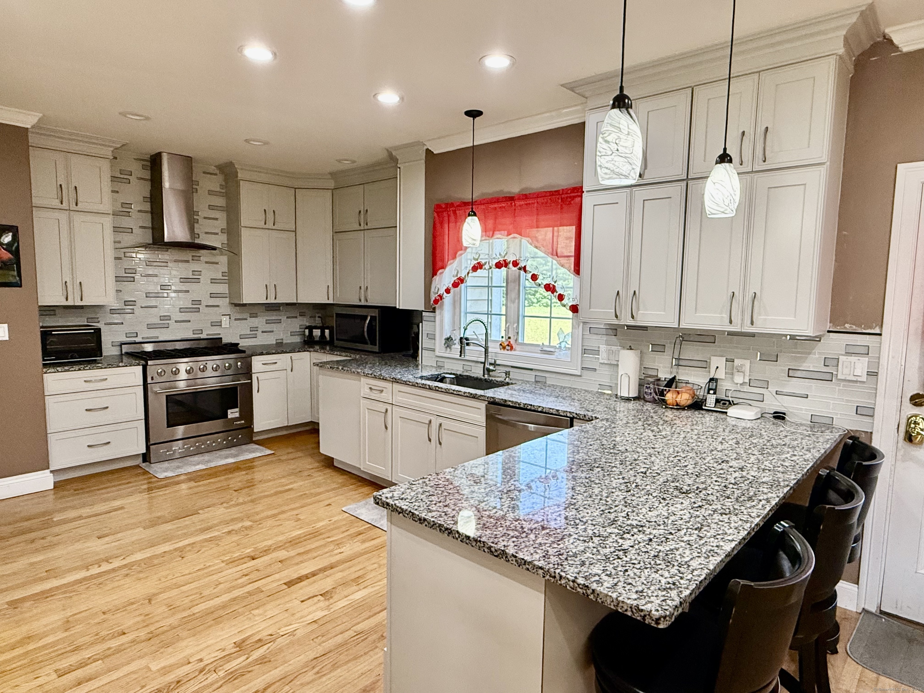 438 Pleasant Valley Road