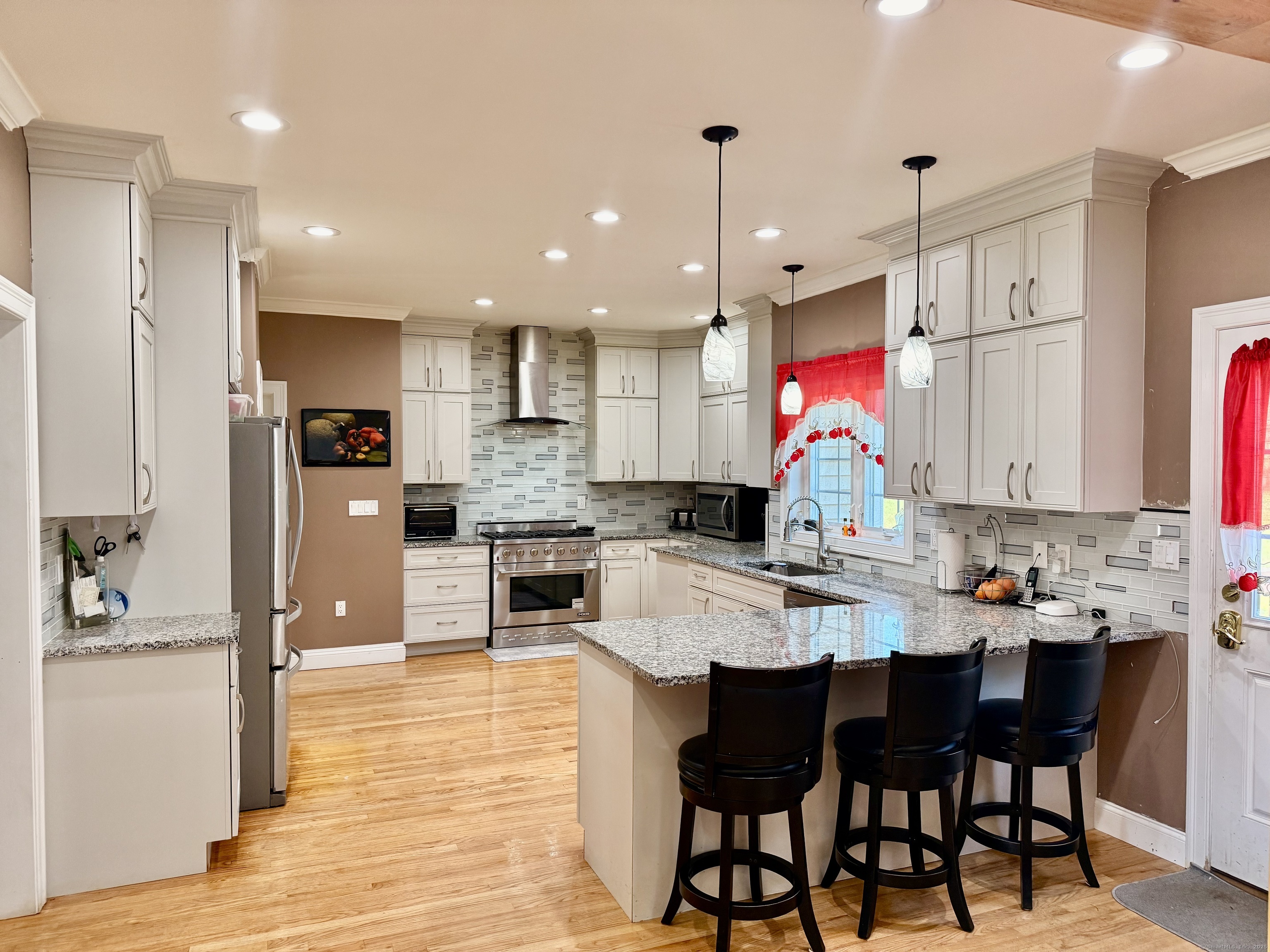 438 Pleasant Valley Road