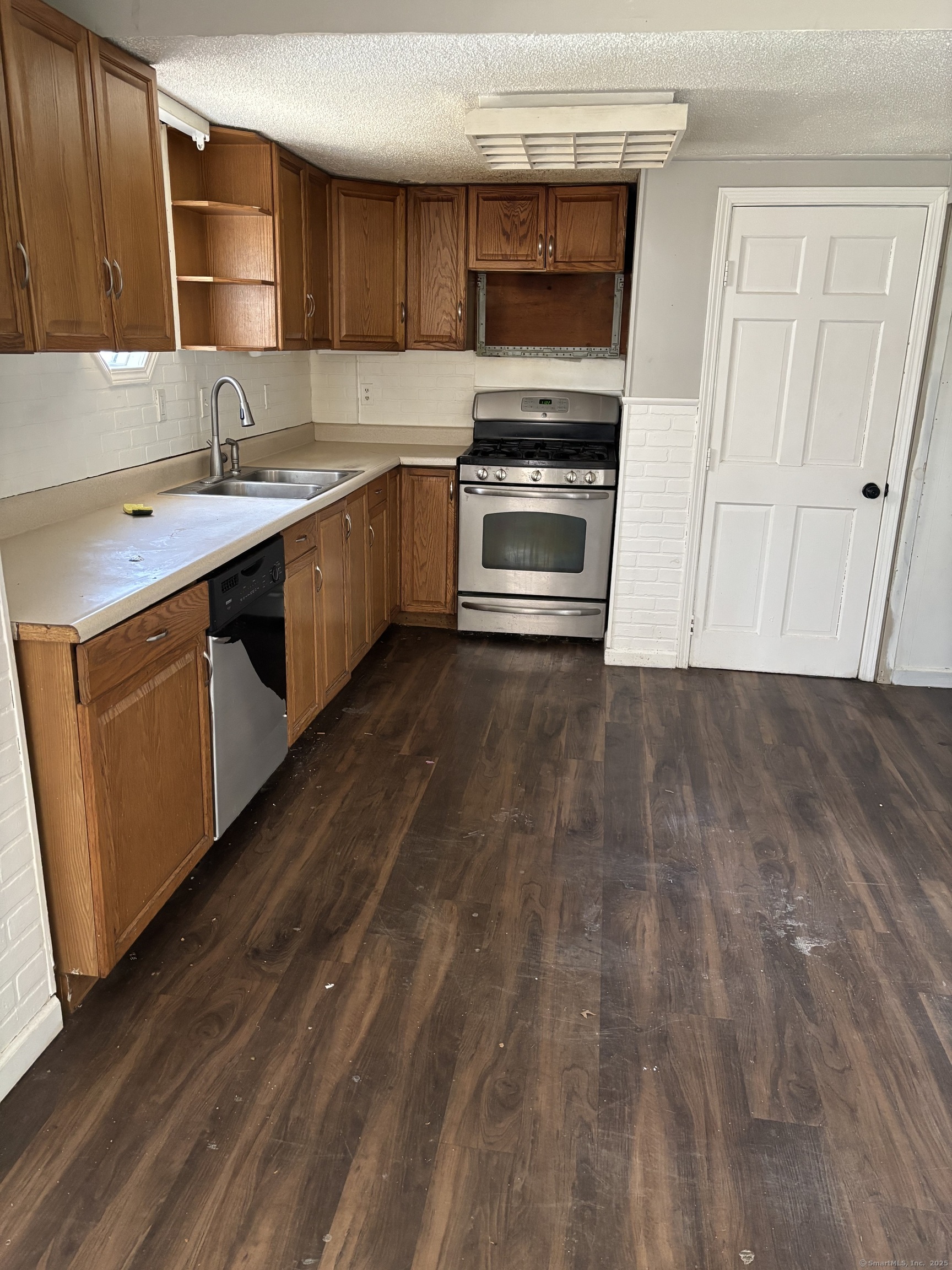 47 Elm Street, East Hartford, Connecticut image 4