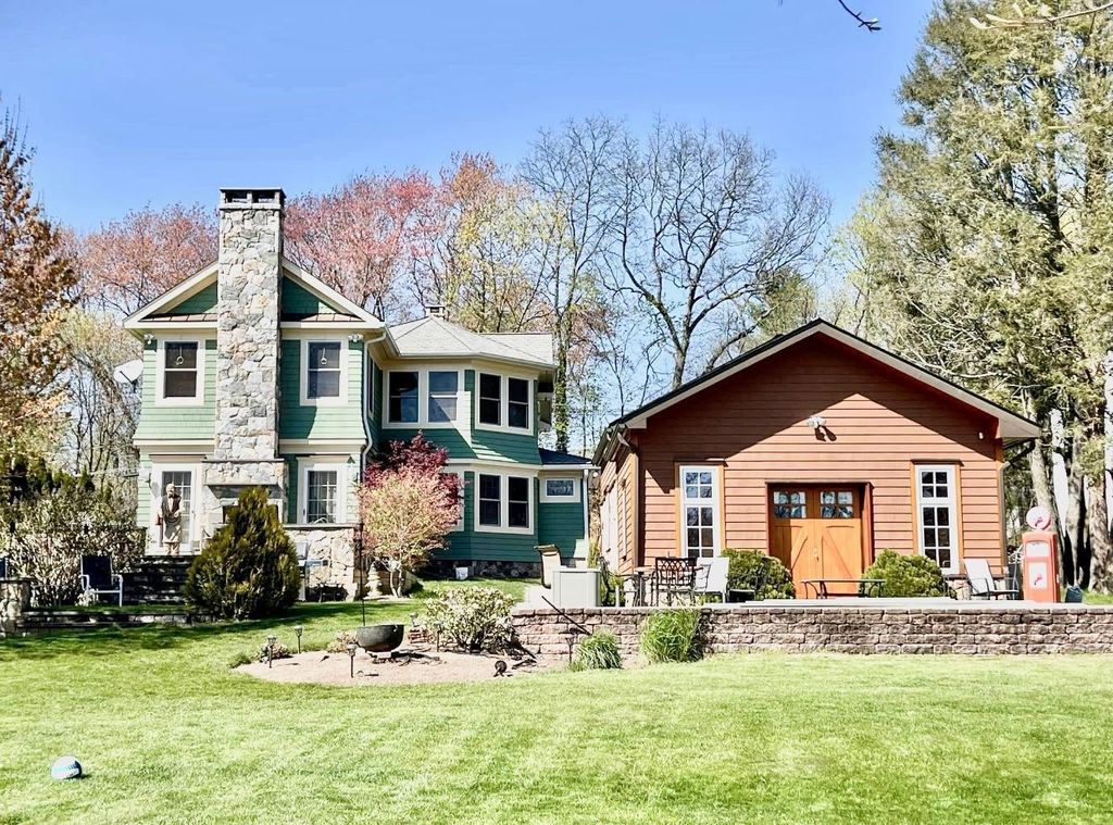 Photo of 7 Renzulli Road, Norwalk, CT 06851 (MLS # 24140086)