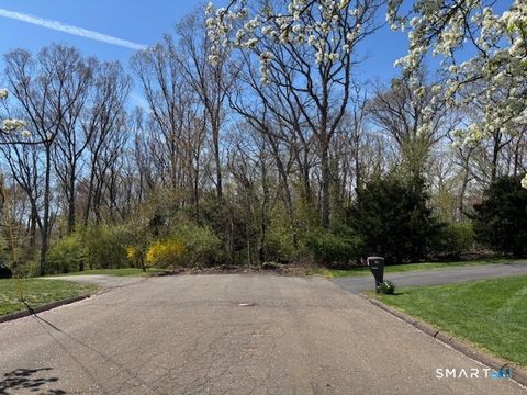 Photo of 27 Falcon Crest Drive, North Haven, CT 06473 (MLS # 24169328)