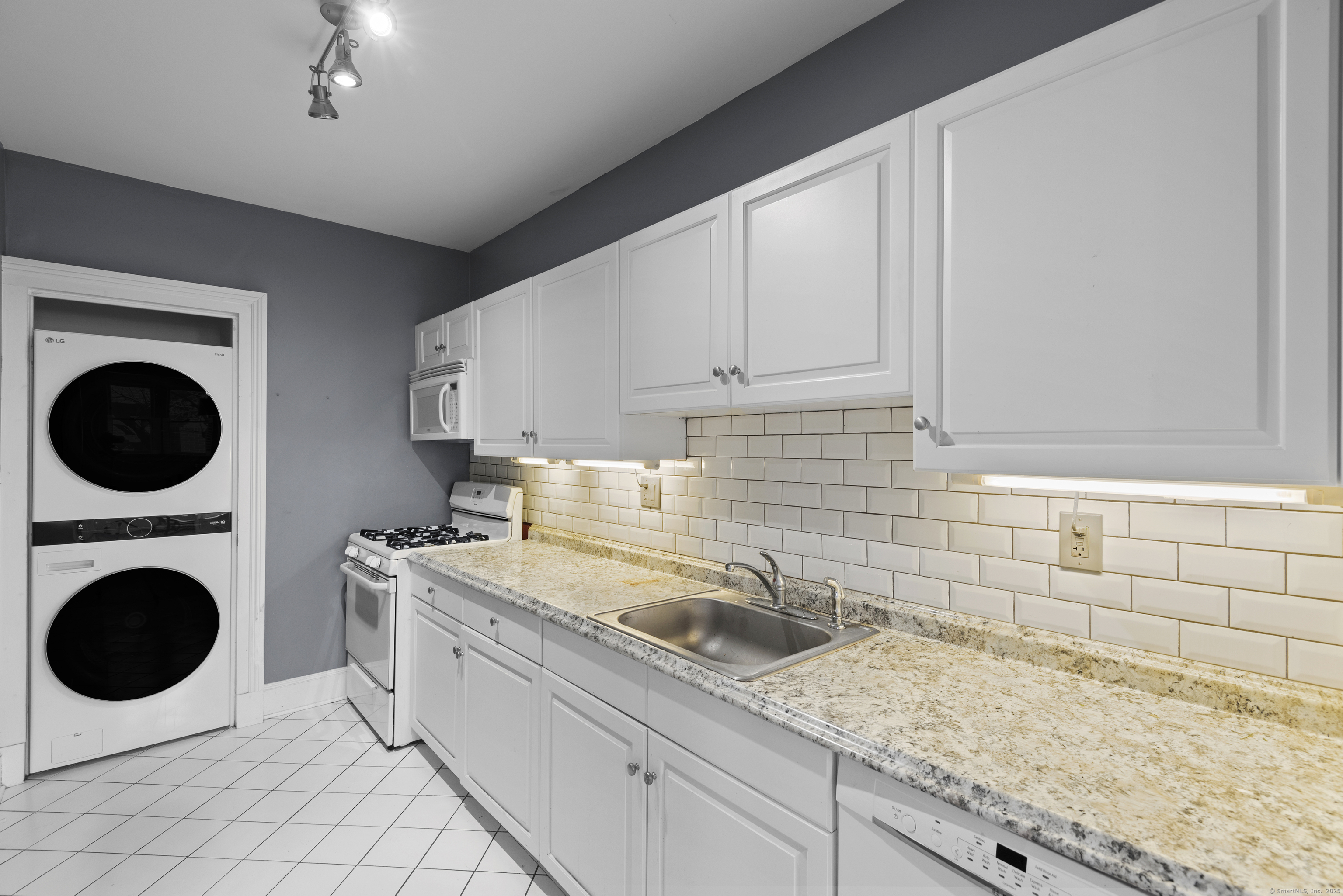 12 Academy Street #APT 3B, New Haven, Connecticut image 11