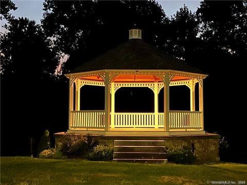 75 Gleneagle Road Middlebury CT 06762