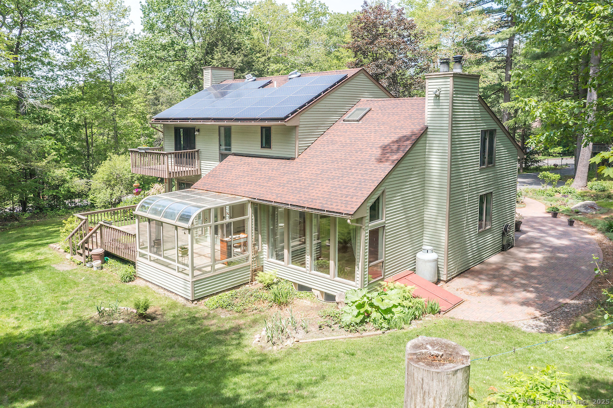 16 Pioneer Drive