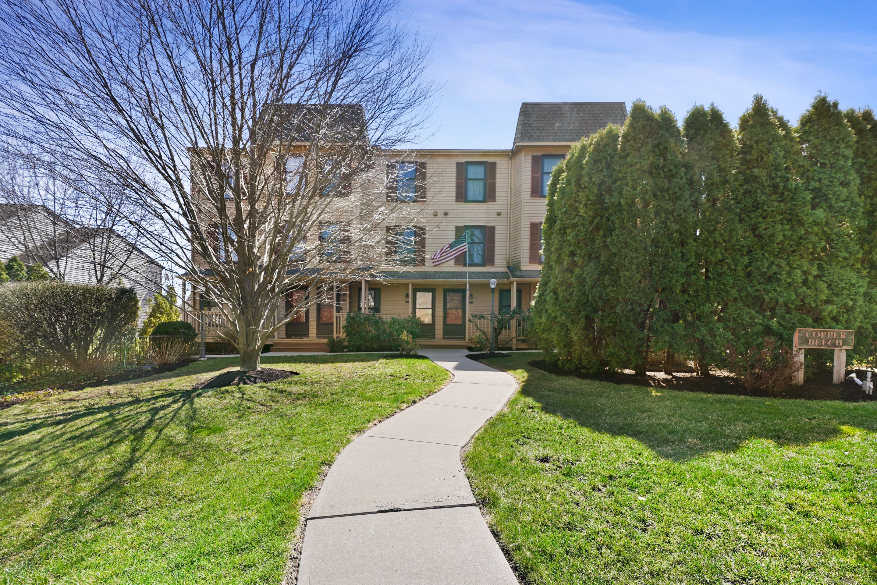 Flax Hill A101, Norwalk, Connecticut - 2 Bedrooms  
2 Bathrooms  
6 Rooms - 
