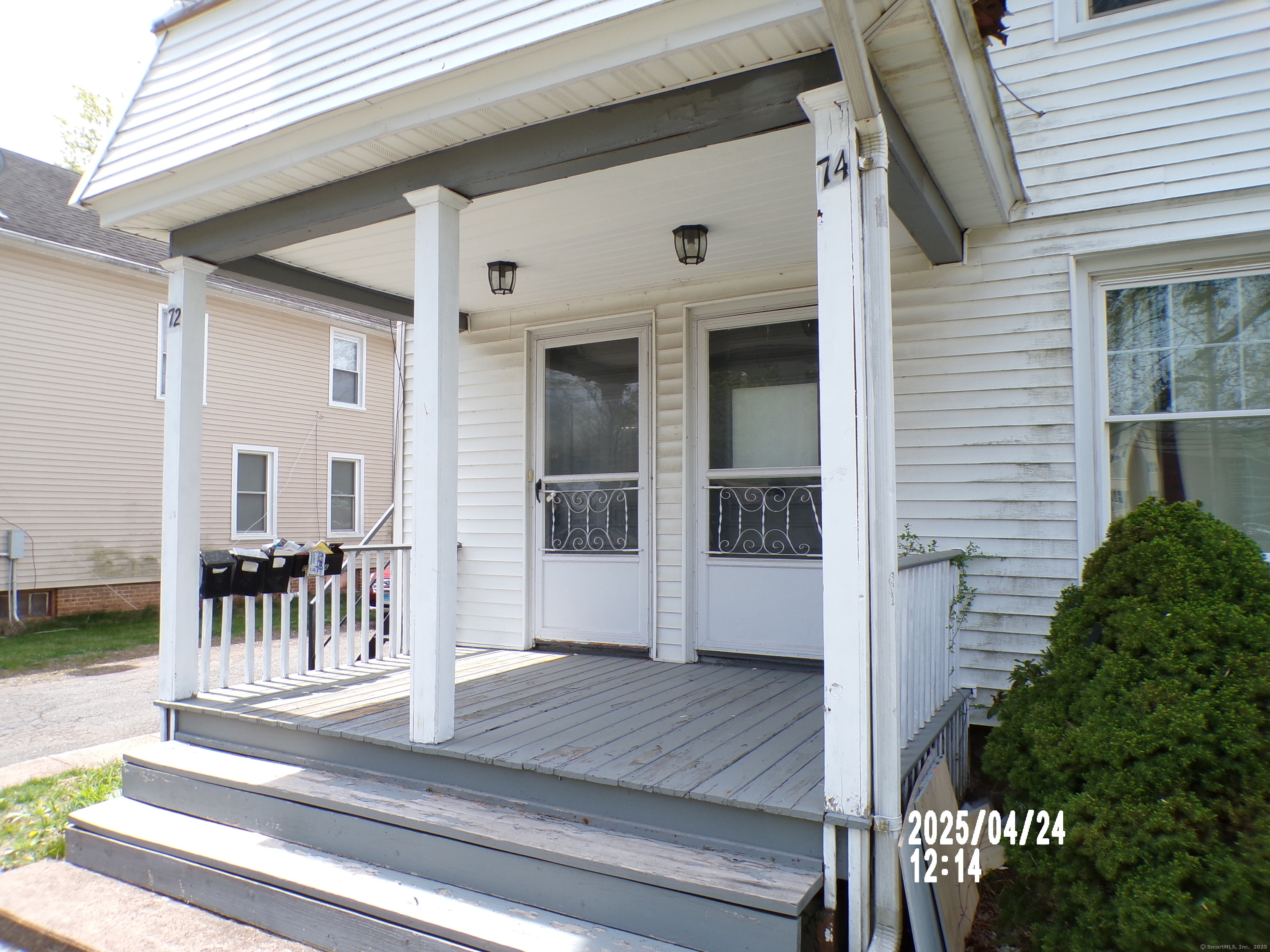 Hamden, Connecticut 06518, United States, 2 Bedrooms Bedrooms, ,1 BathroomBathrooms,Residential,Active,190905