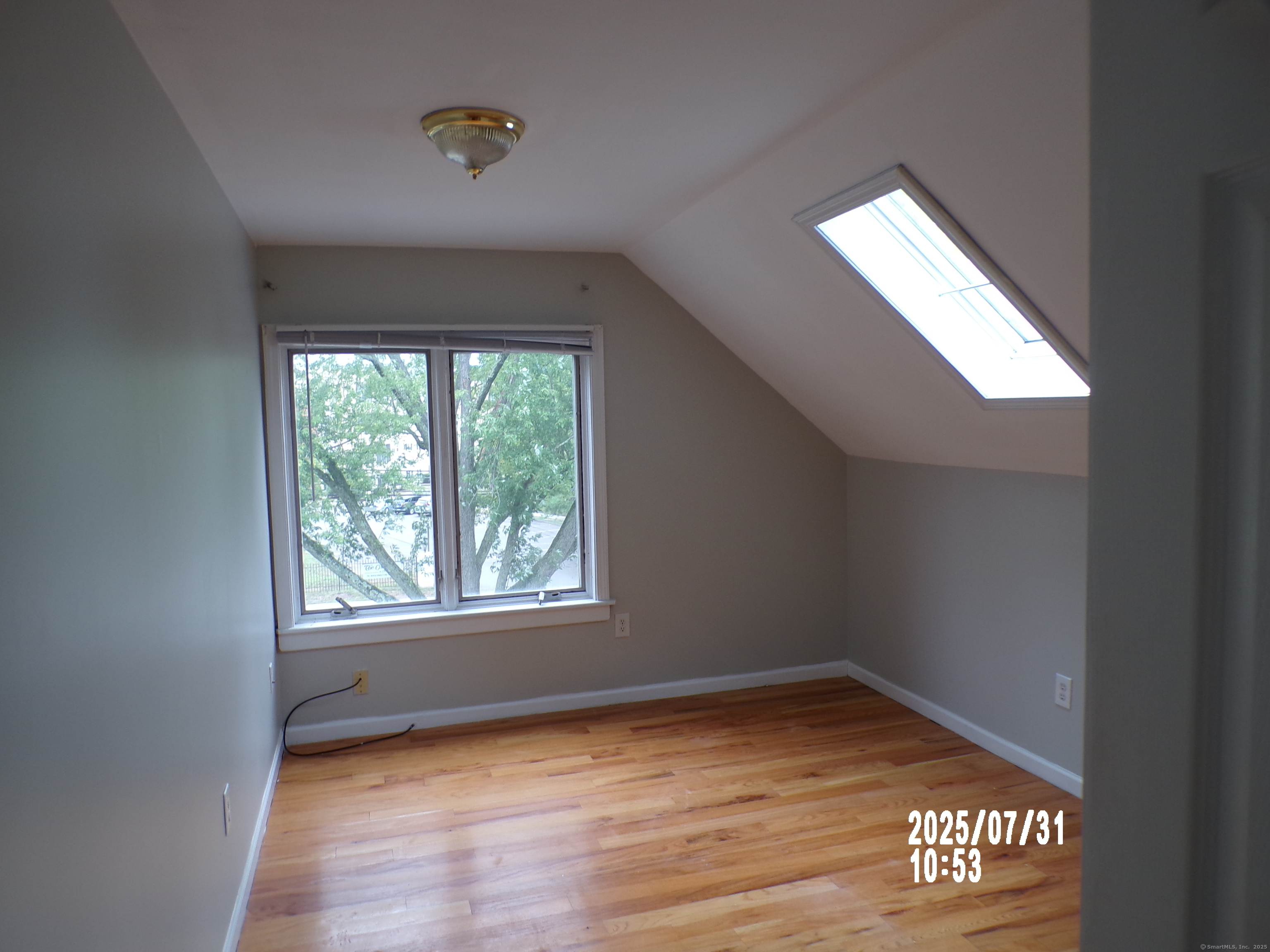 Hamden, Connecticut 06518, United States, 2 Bedrooms Bedrooms, ,1 BathroomBathrooms,Residential,Active,190905