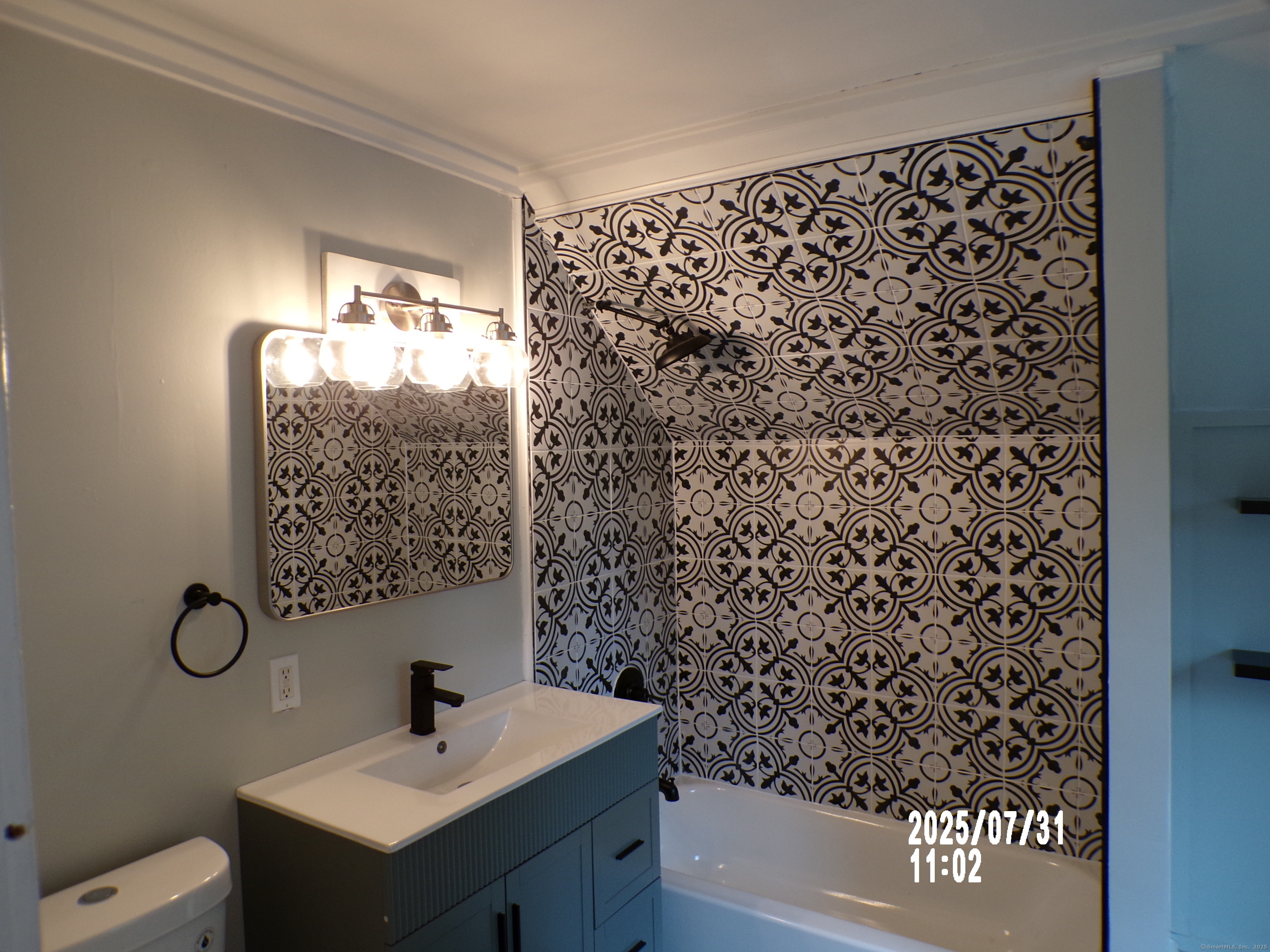 Hamden, Connecticut 06518, United States, 2 Bedrooms Bedrooms, ,1 BathroomBathrooms,Residential,Active,190905