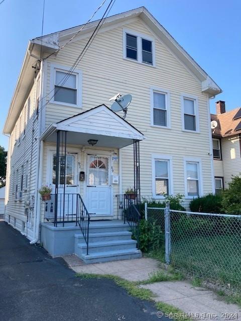 89 Lamson Street, West Haven, Connecticut - 2 Bedrooms  
1 Bathrooms  
5 Rooms - 