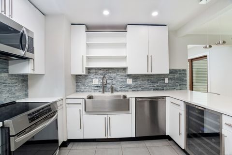 Tiny photo for 4 Pond View Drive #4, Brookfield, CT 06804 (MLS # 24132412)