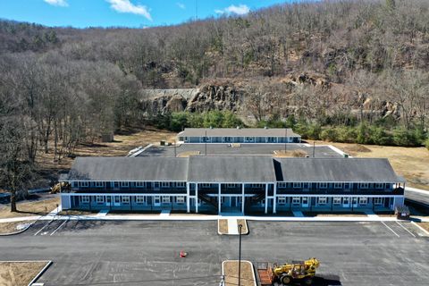 1030 Federal Road 204 Brookfield CT 06804