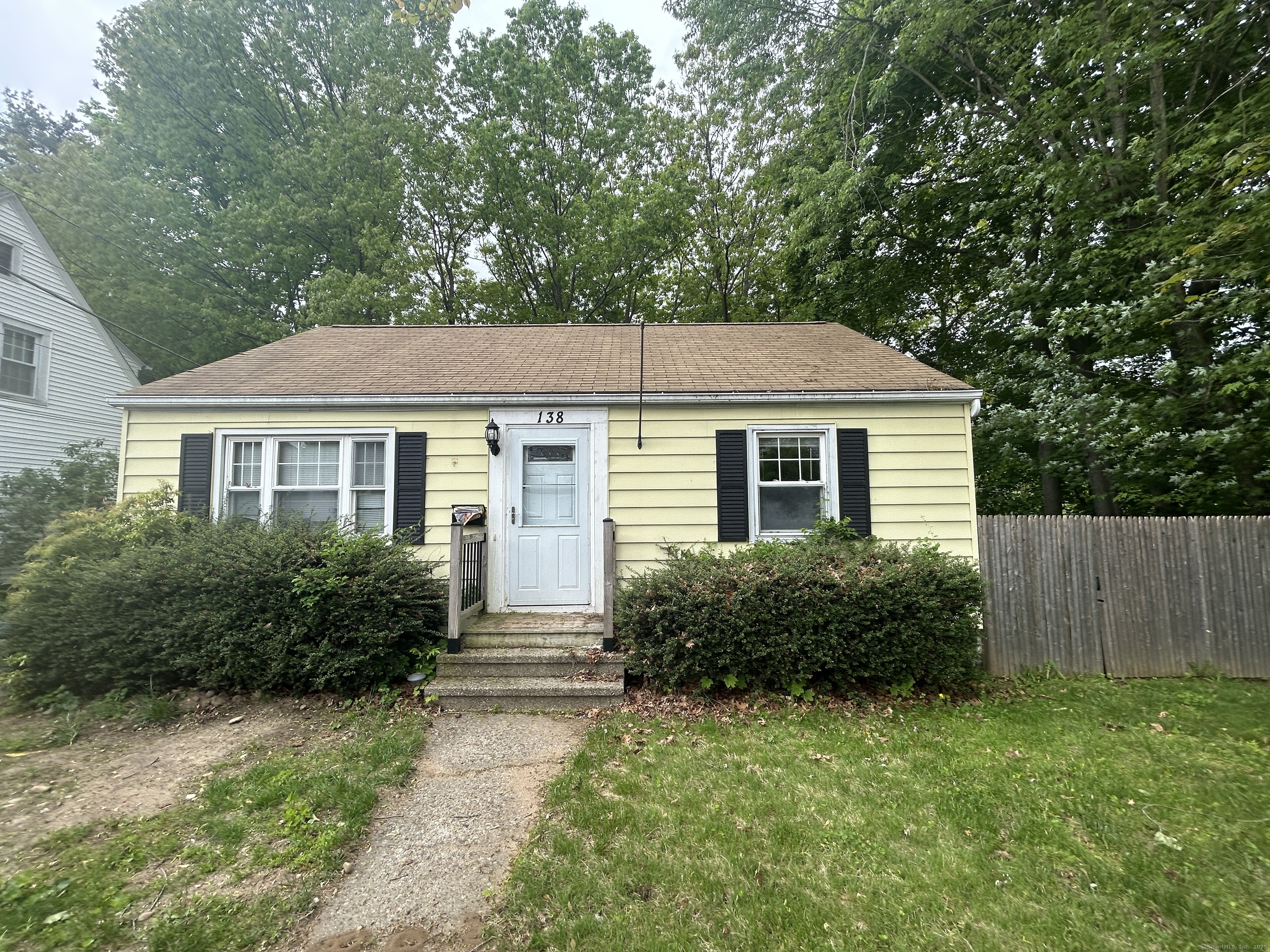 Property for Sale at Radnor Avenue, Naugatuck, Connecticut - Bedrooms: 2 
Bathrooms: 1 
Rooms: 4  - $280,000