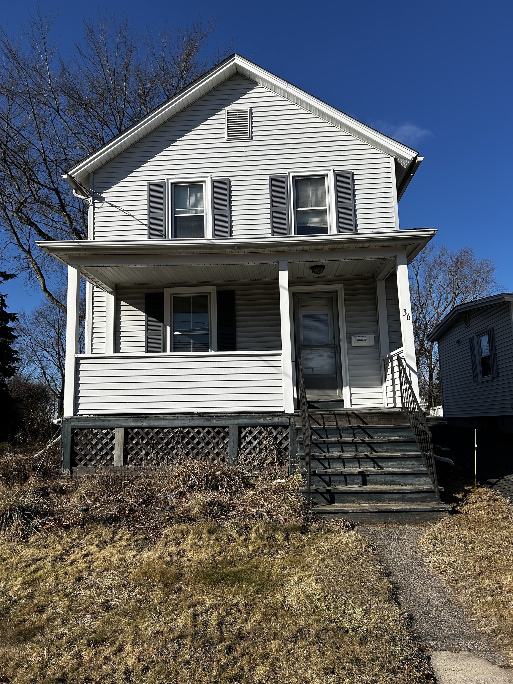 36 Broad Street, Meriden, Connecticut - 2 Bedrooms  
2 Bathrooms  
5 Rooms - 