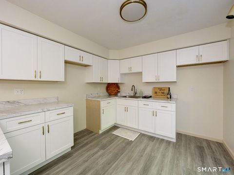 Tiny photo for 84 Founders Village #84, Clinton, CT 06413 (MLS # 24182188)