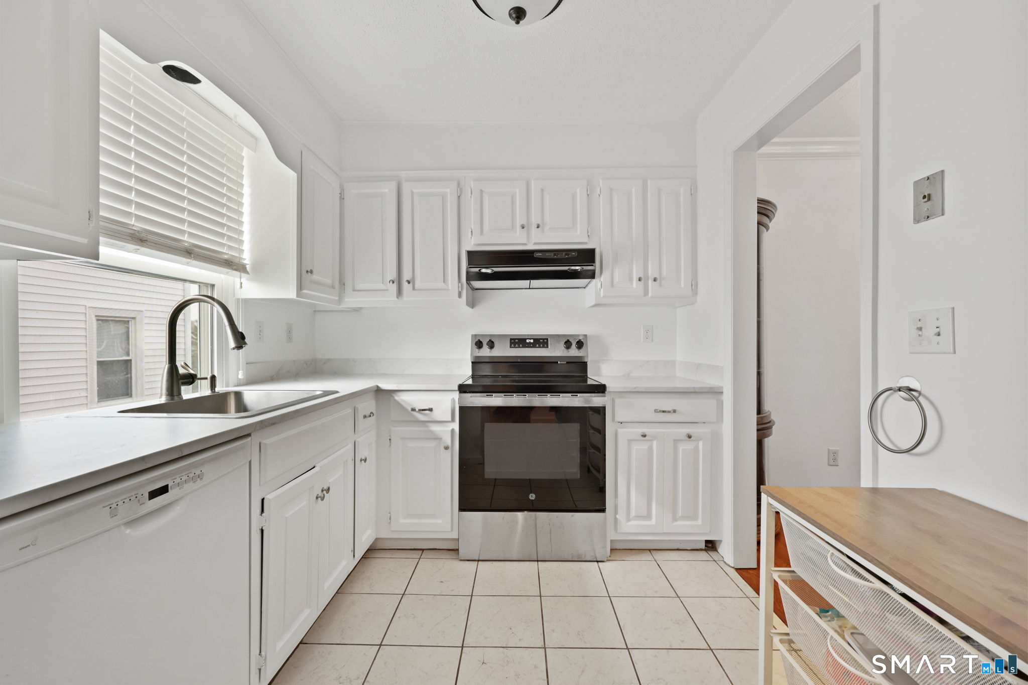 Greenwich, Connecticut 06830, United States, 2 Bedrooms Bedrooms, ,2 BathroomsBathrooms,Residential,Active,255248