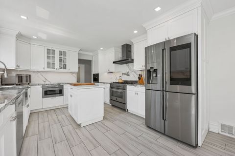 Tiny photo for 175 Battery Park Drive, Bridgeport, CT 06605 (MLS # 24150063)