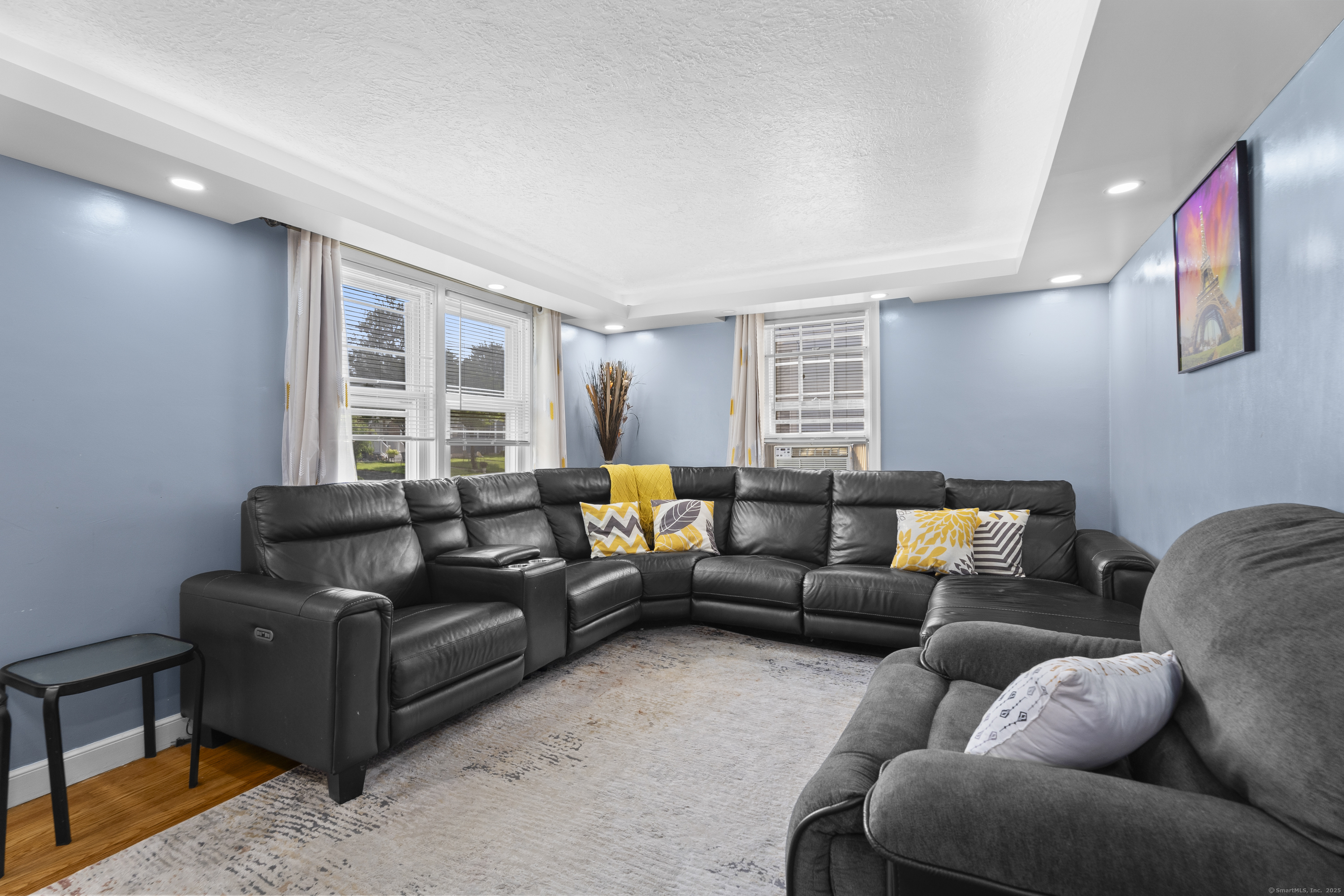 West Hartford, Connecticut 06110, United States, 3 Bedrooms Bedrooms, ,1 BathroomBathrooms,Residential,Active,180035