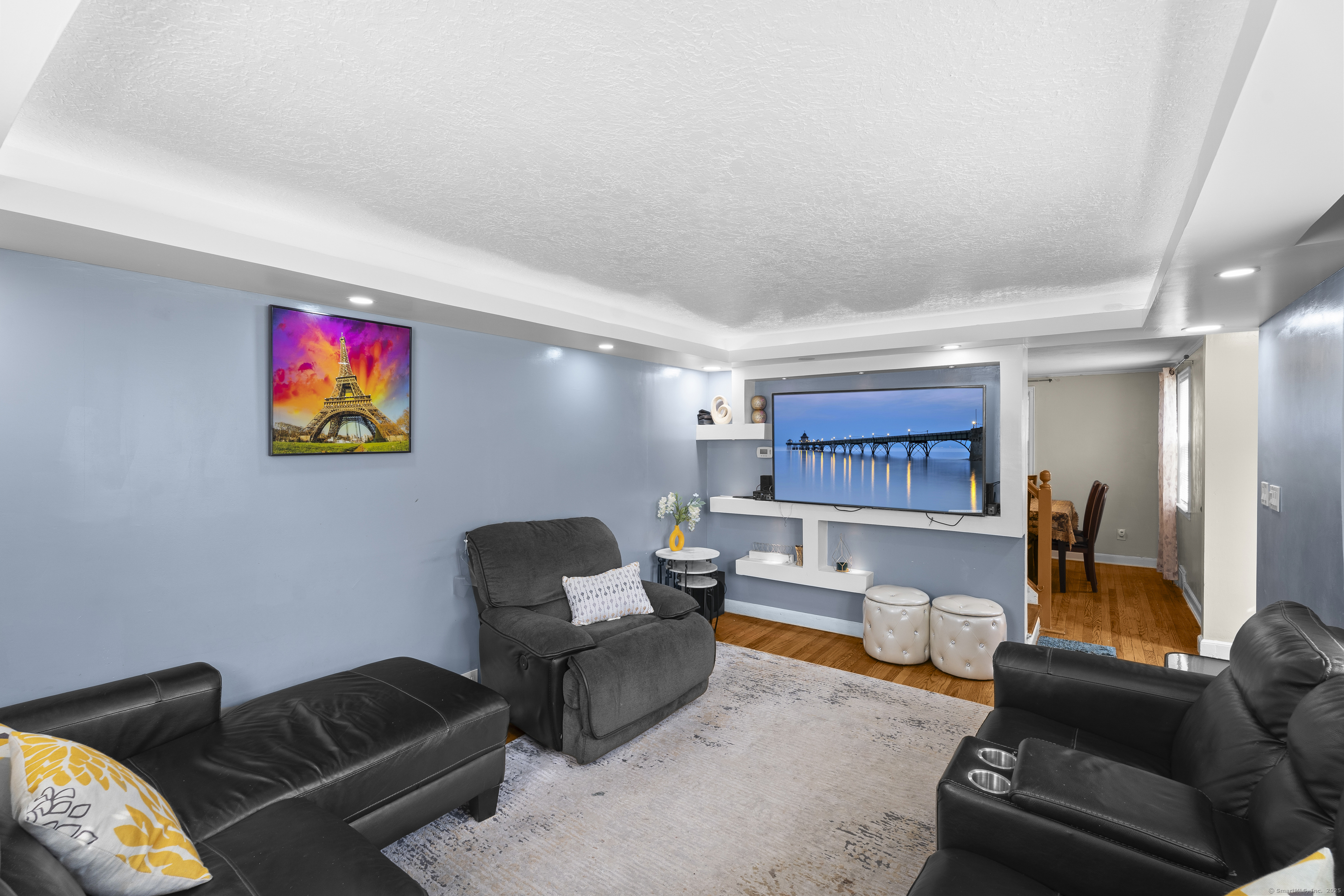 West Hartford, Connecticut 06110, United States, 3 Bedrooms Bedrooms, ,1 BathroomBathrooms,Residential,Active,180035