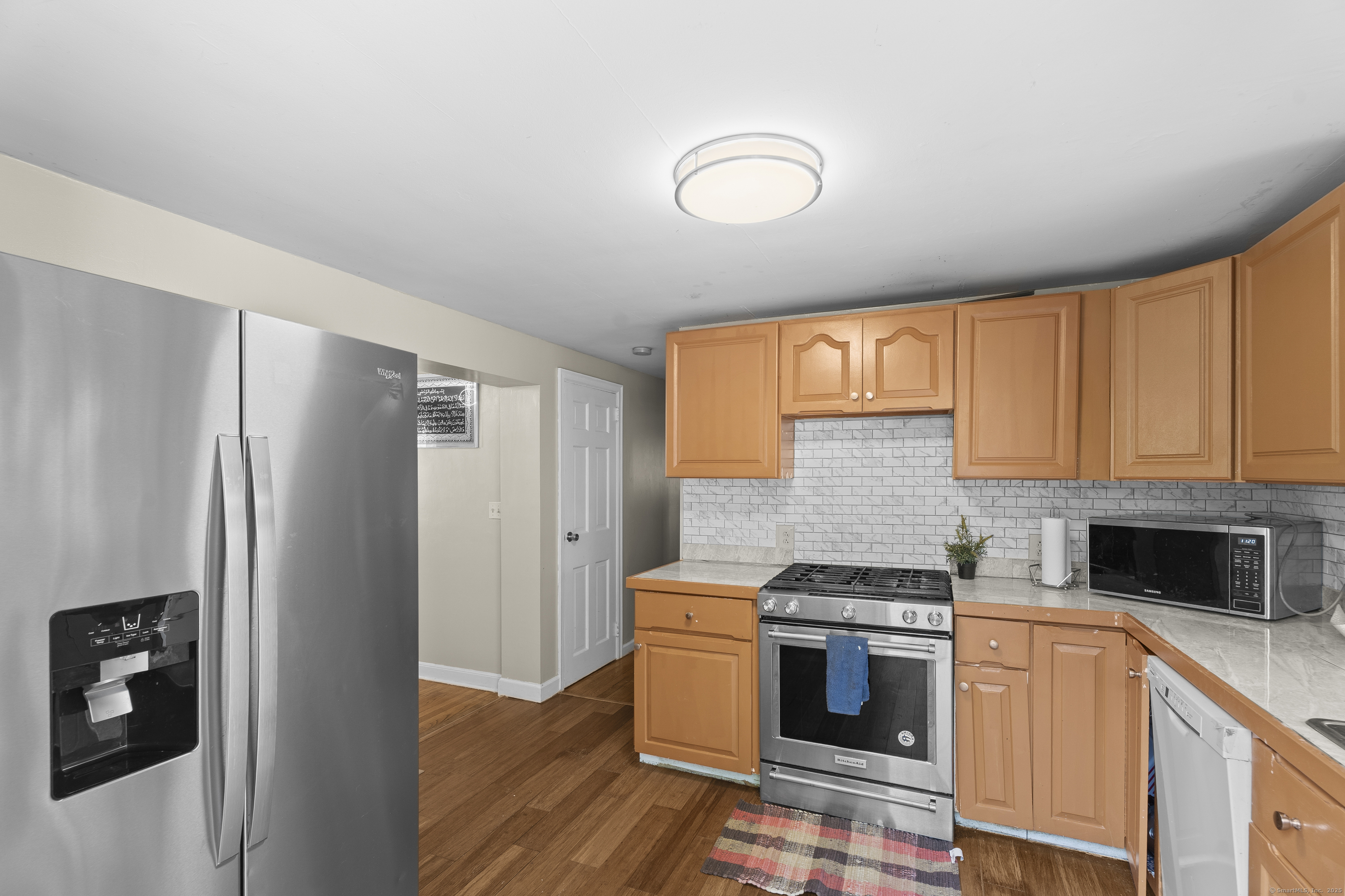 West Hartford, Connecticut 06110, United States, 3 Bedrooms Bedrooms, ,1 BathroomBathrooms,Residential,Active,180035