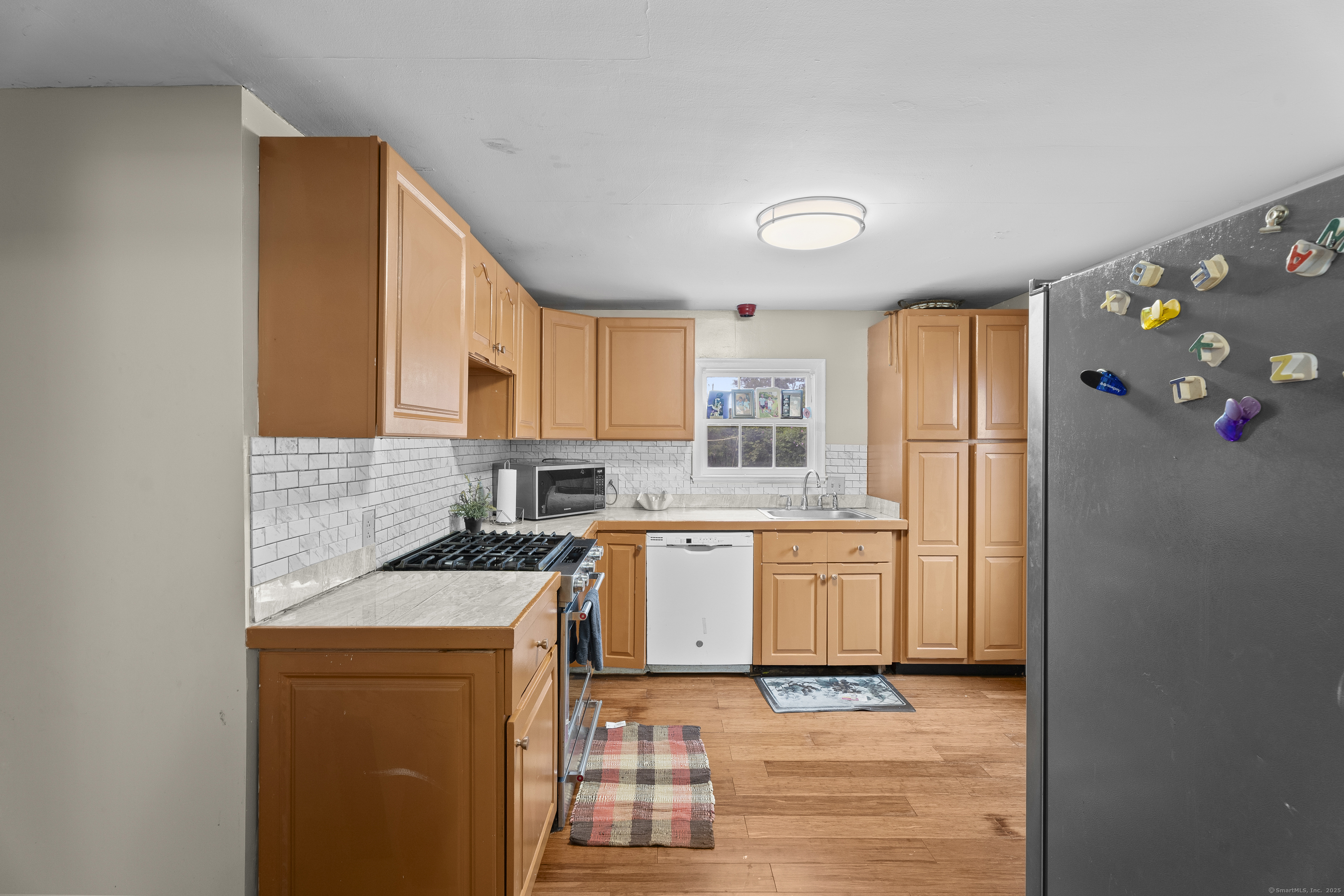 West Hartford, Connecticut 06110, United States, 3 Bedrooms Bedrooms, ,1 BathroomBathrooms,Residential,Active,180035