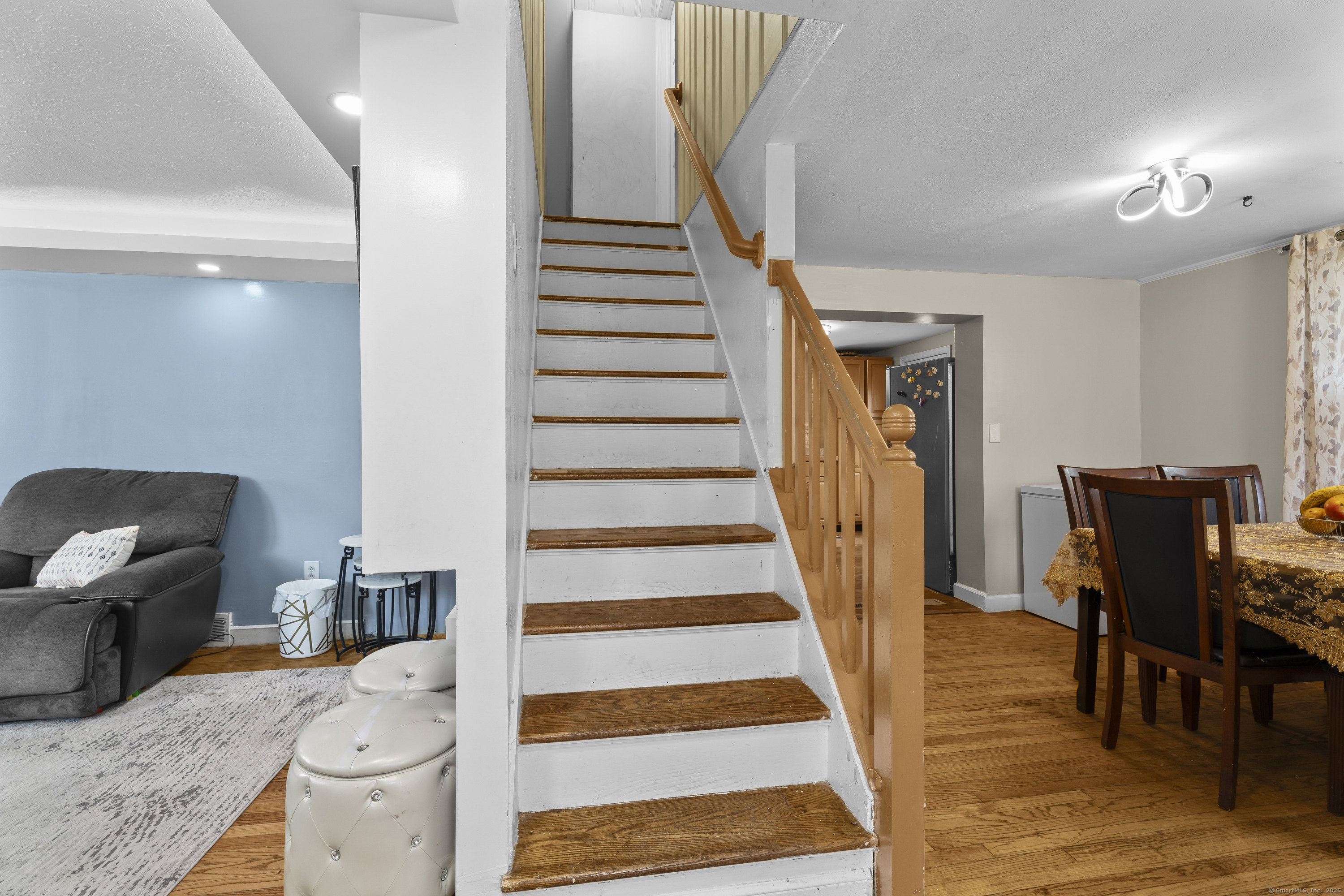 West Hartford, Connecticut 06110, United States, 3 Bedrooms Bedrooms, ,1 BathroomBathrooms,Residential,Active,180035