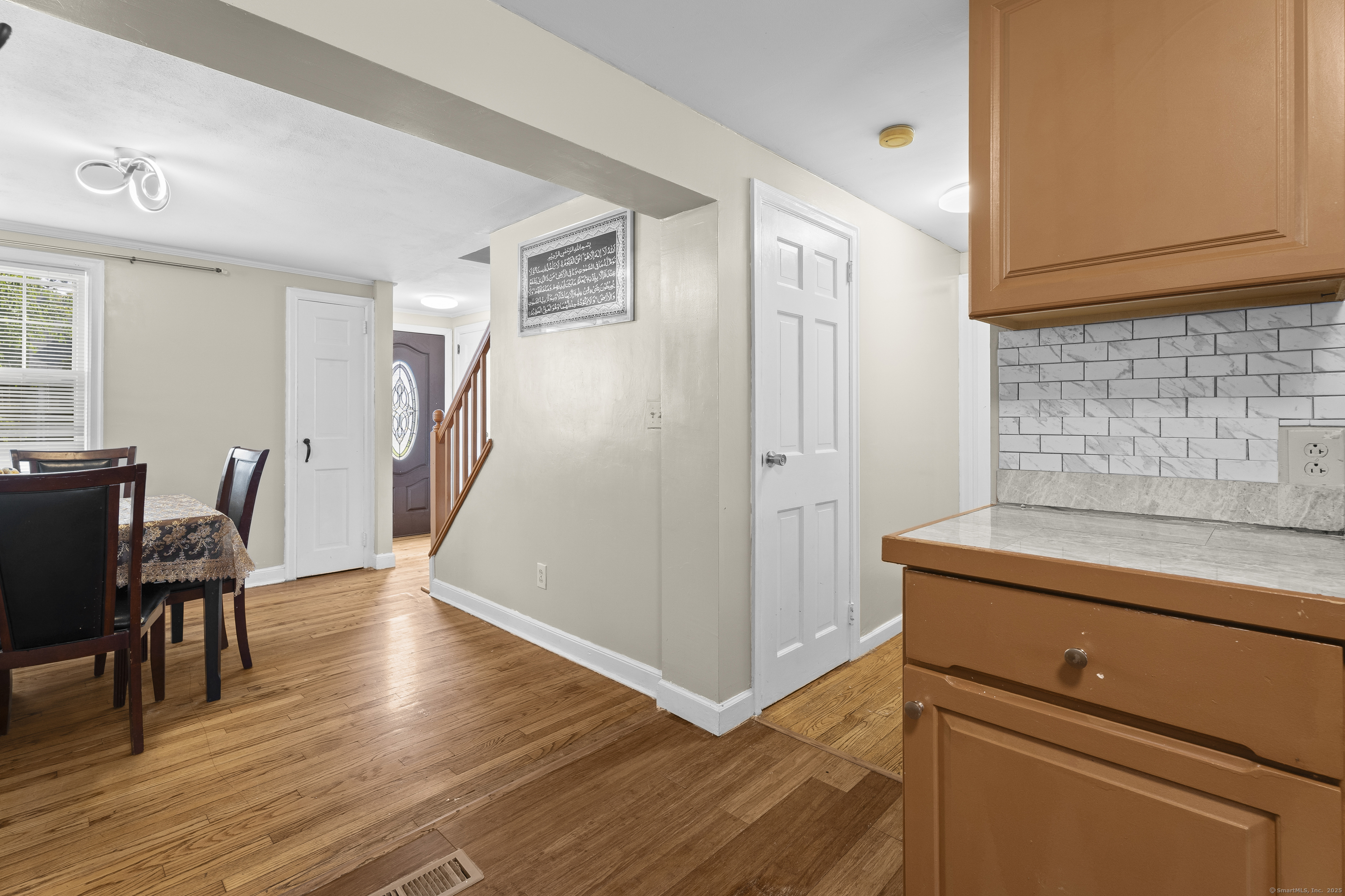 West Hartford, Connecticut 06110, United States, 3 Bedrooms Bedrooms, ,1 BathroomBathrooms,Residential,Active,180035