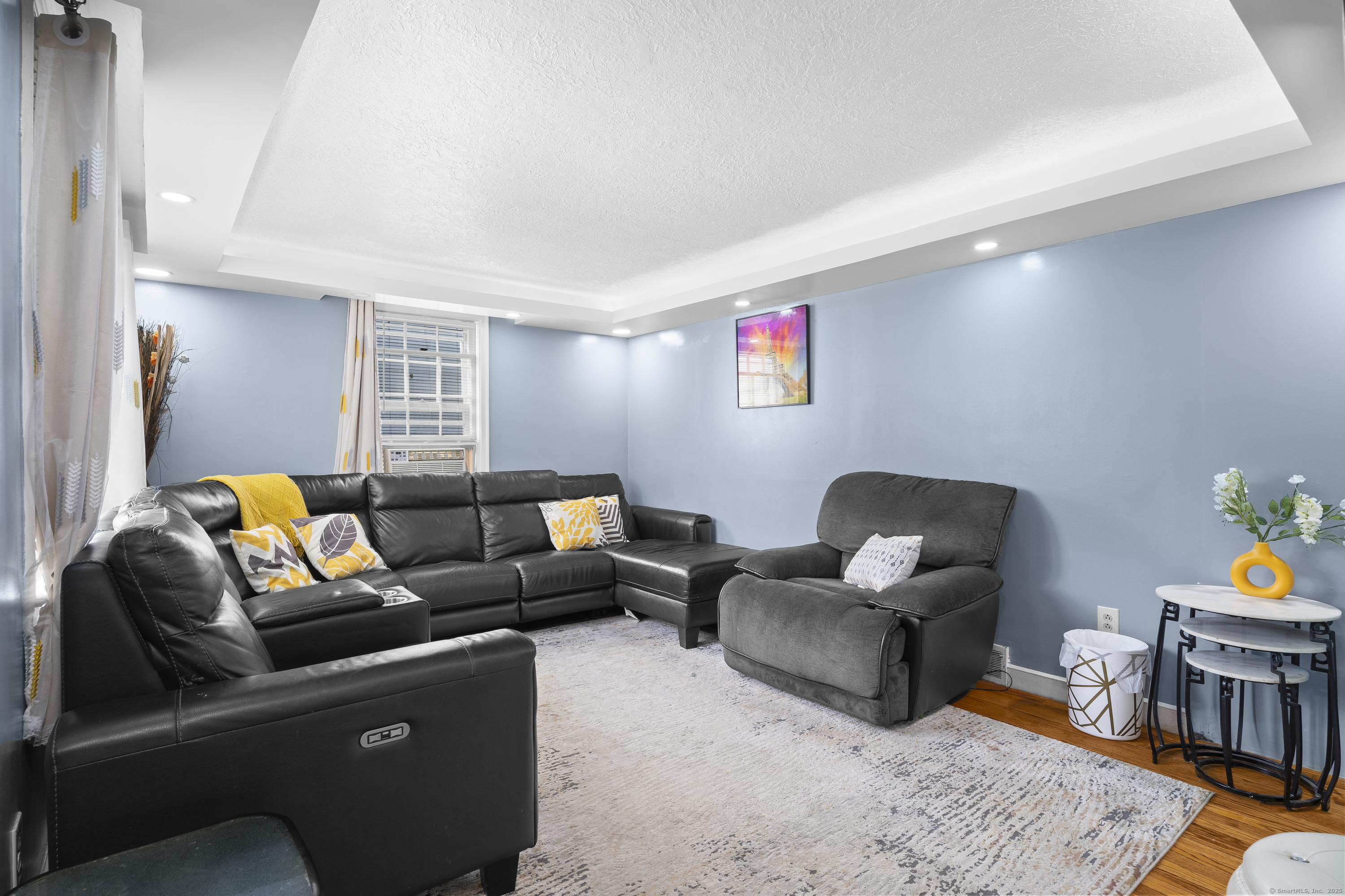 West Hartford, Connecticut 06110, United States, 3 Bedrooms Bedrooms, ,1 BathroomBathrooms,Residential,Active,180035