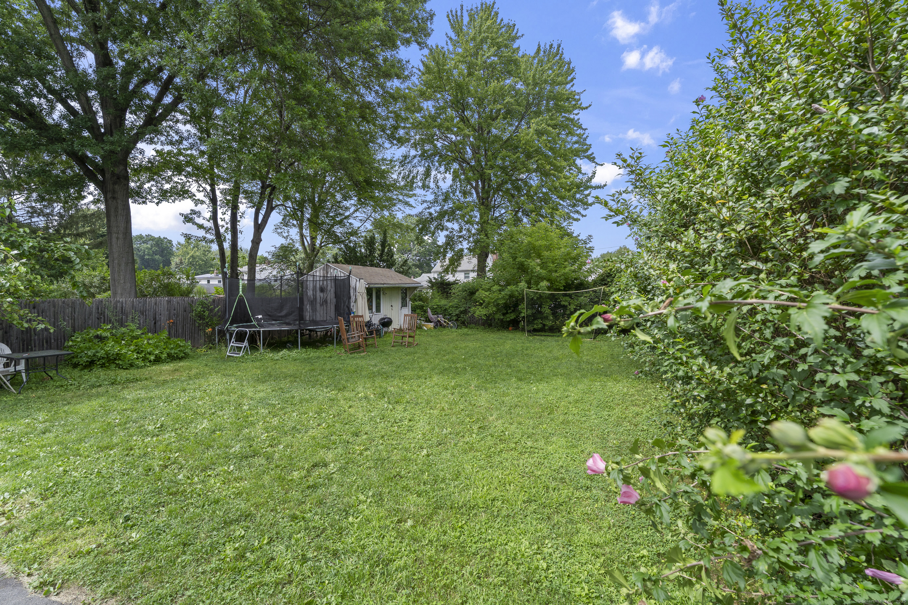 West Hartford, Connecticut 06110, United States, 3 Bedrooms Bedrooms, ,1 BathroomBathrooms,Residential,Active,180035