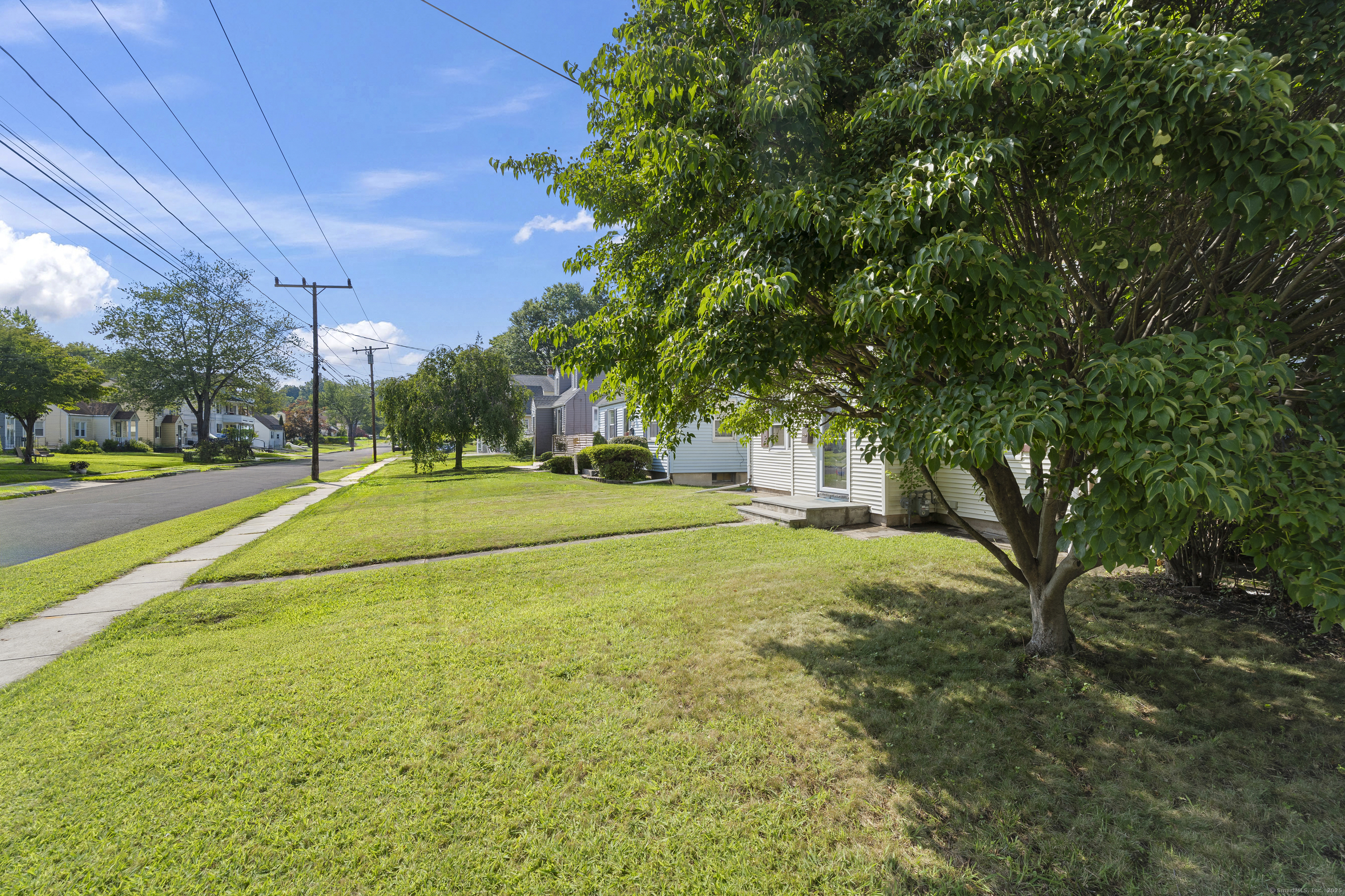 West Hartford, Connecticut 06110, United States, 3 Bedrooms Bedrooms, ,1 BathroomBathrooms,Residential,Active,180035